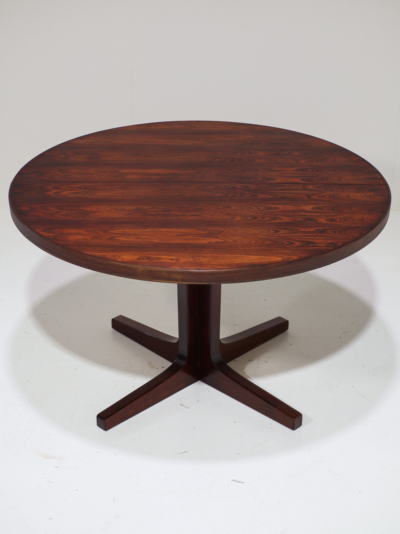 Danish_Rosewood_Extendable_Dining_Table_with_X_Legs,_1960s