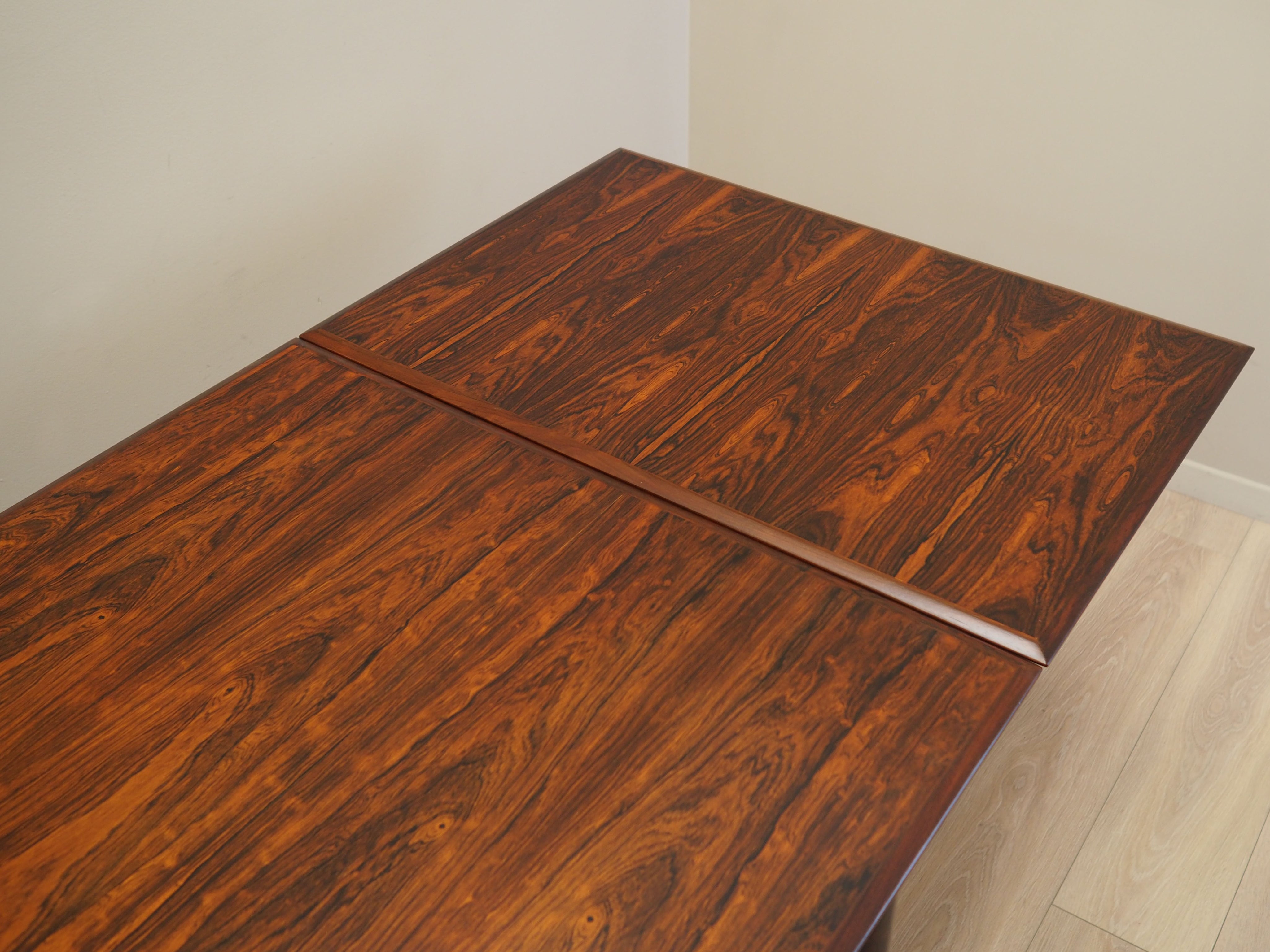 Extendable_Dining_table,_Rosewood_Wood,_1970s,_Denmark