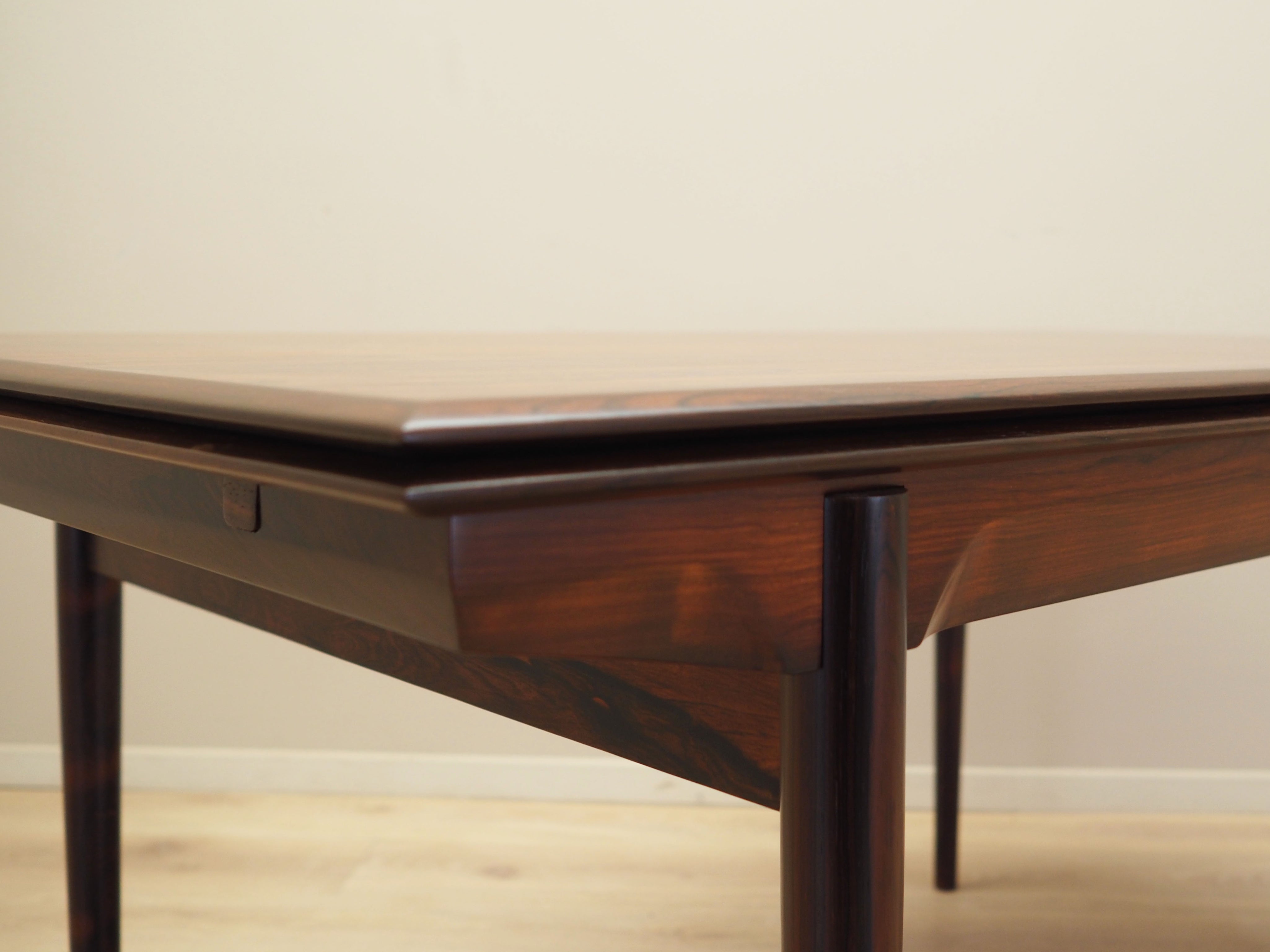 Extendable_Dining_table,_Rosewood_Wood,_1970s,_Denmark
