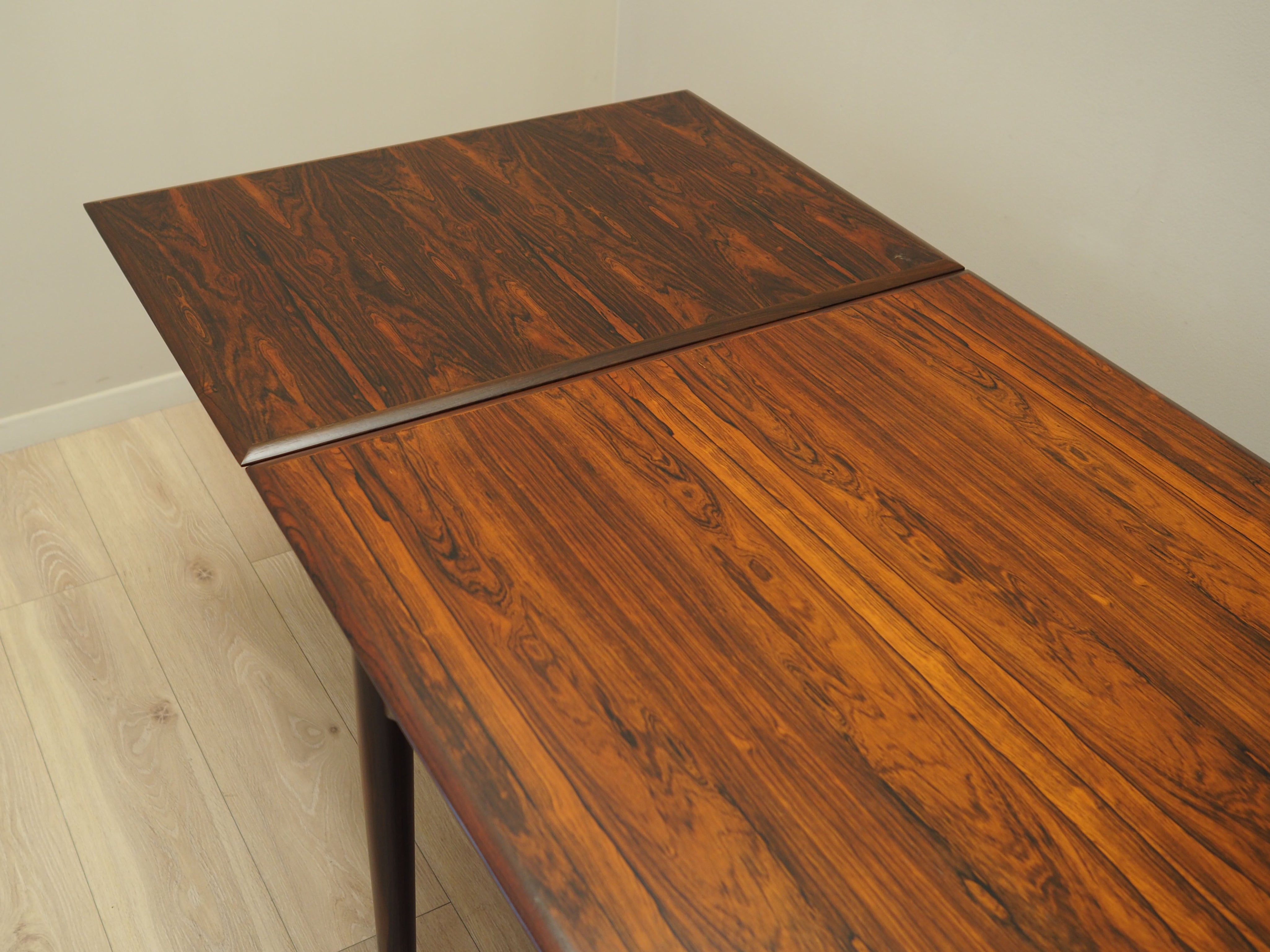 Extendable_Dining_table,_Rosewood_Wood,_1970s,_Denmark