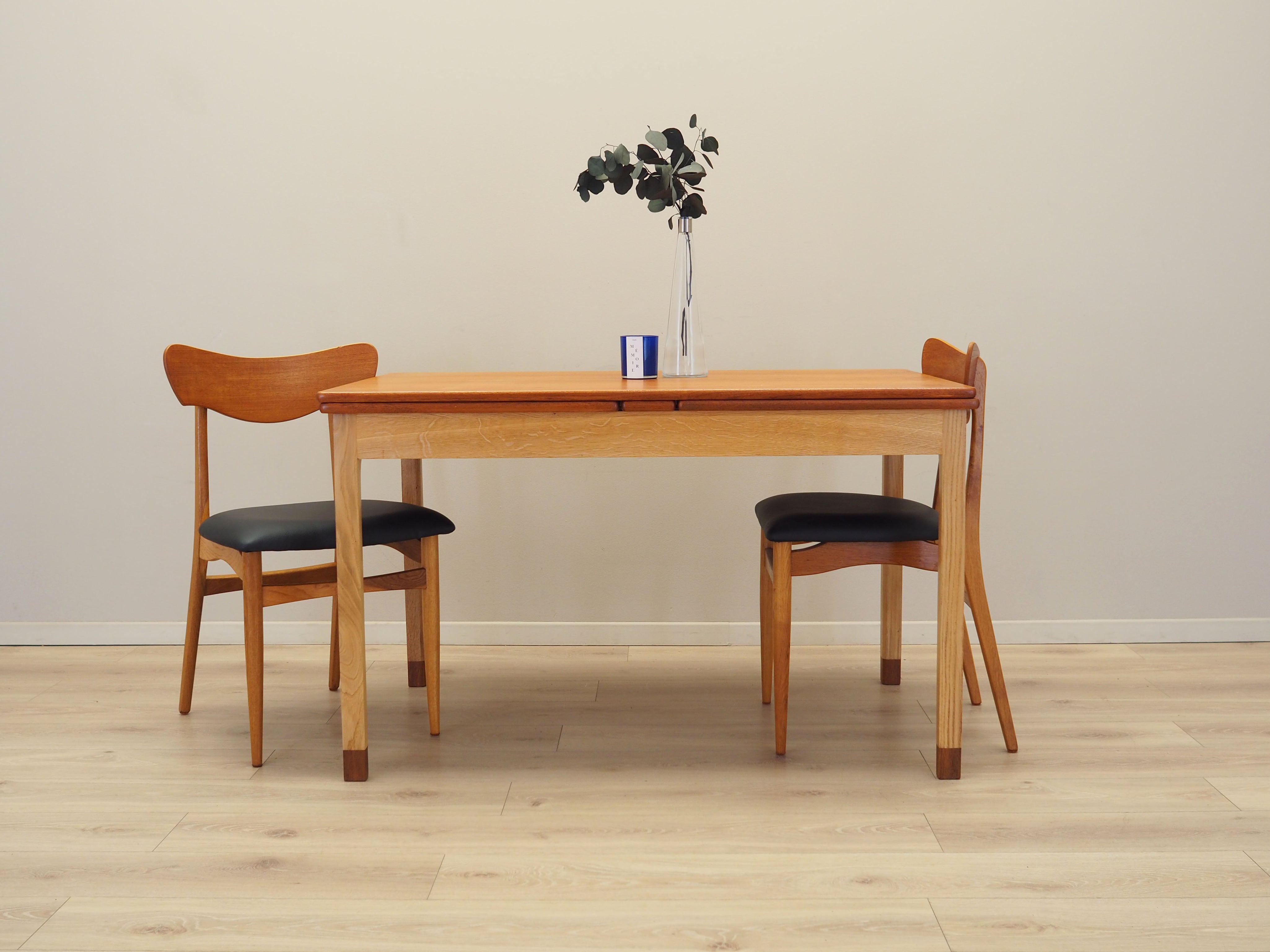 Extendable_Dining_Table,_SKM,_1970s,_Denmark