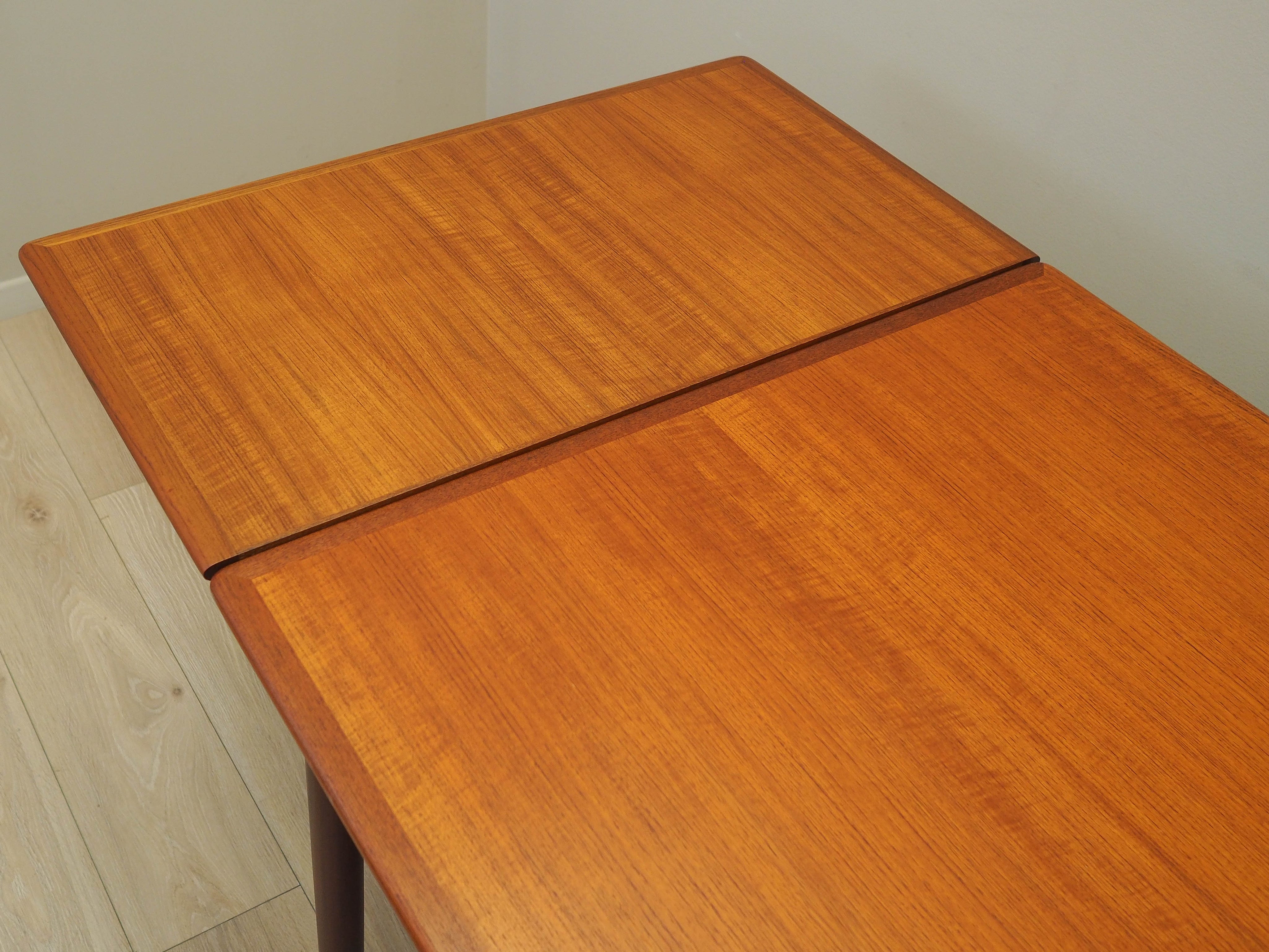 Extendable_Dining_Table,_Teak_Veneer,_Solid_Wood_Legs,_1970s,_Denmark