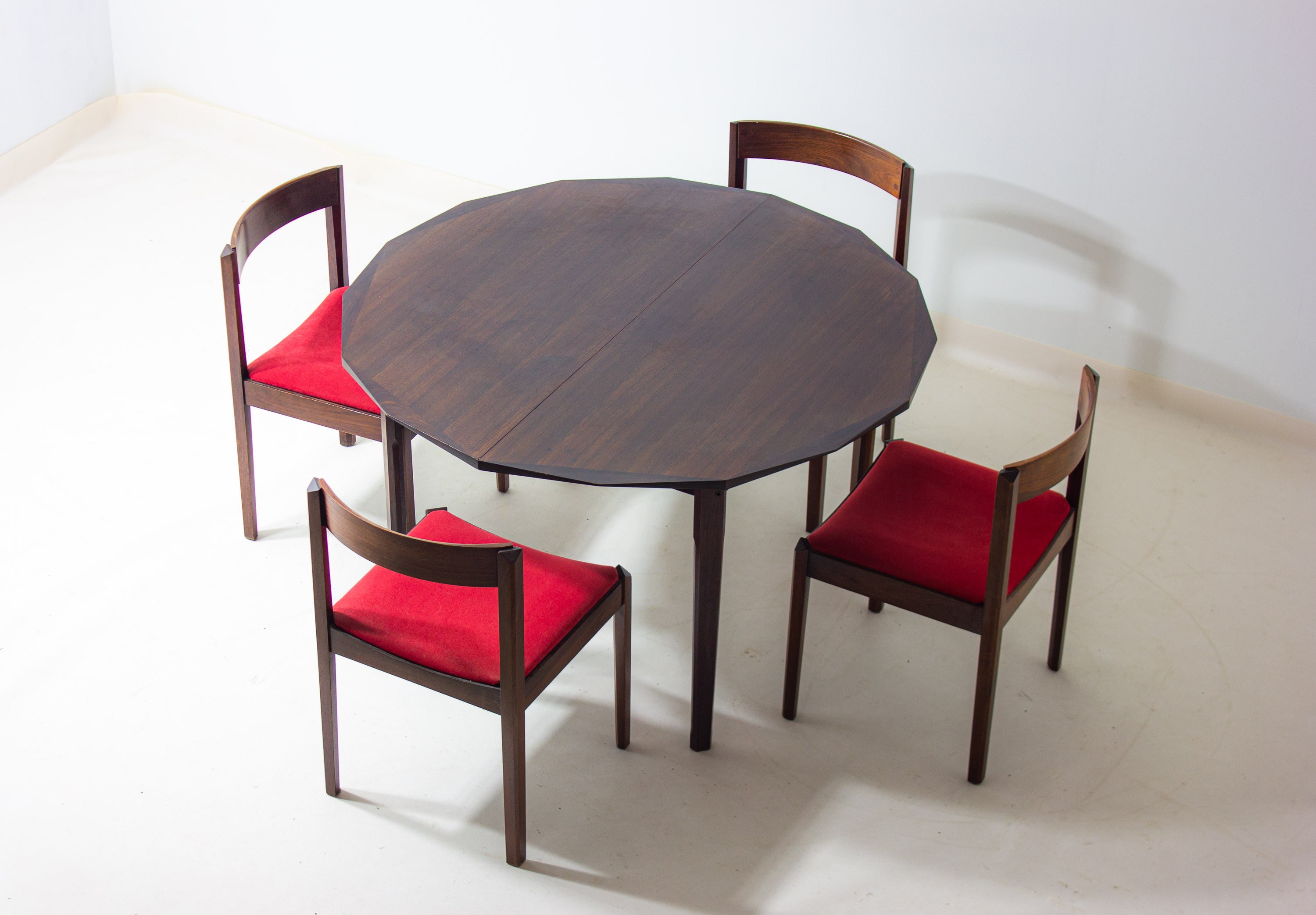 Vintage_Extendable_Rosewood_Dining_Table_by_Dino_Cavalli,_1970s_Italian_Mid_Century_Modern