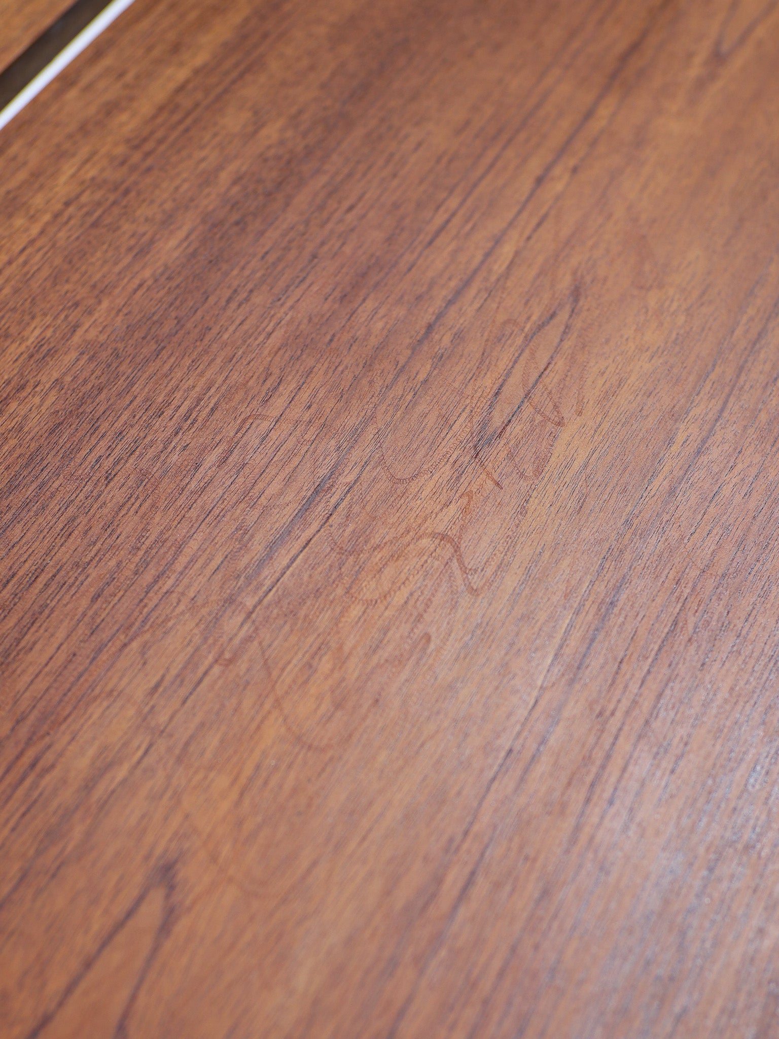 Extendable_Round_Teak_Dining_Table,_1960s,_Denmark