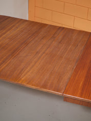 Extendable_round_dining_table_teak_vintage_Danish_1960s