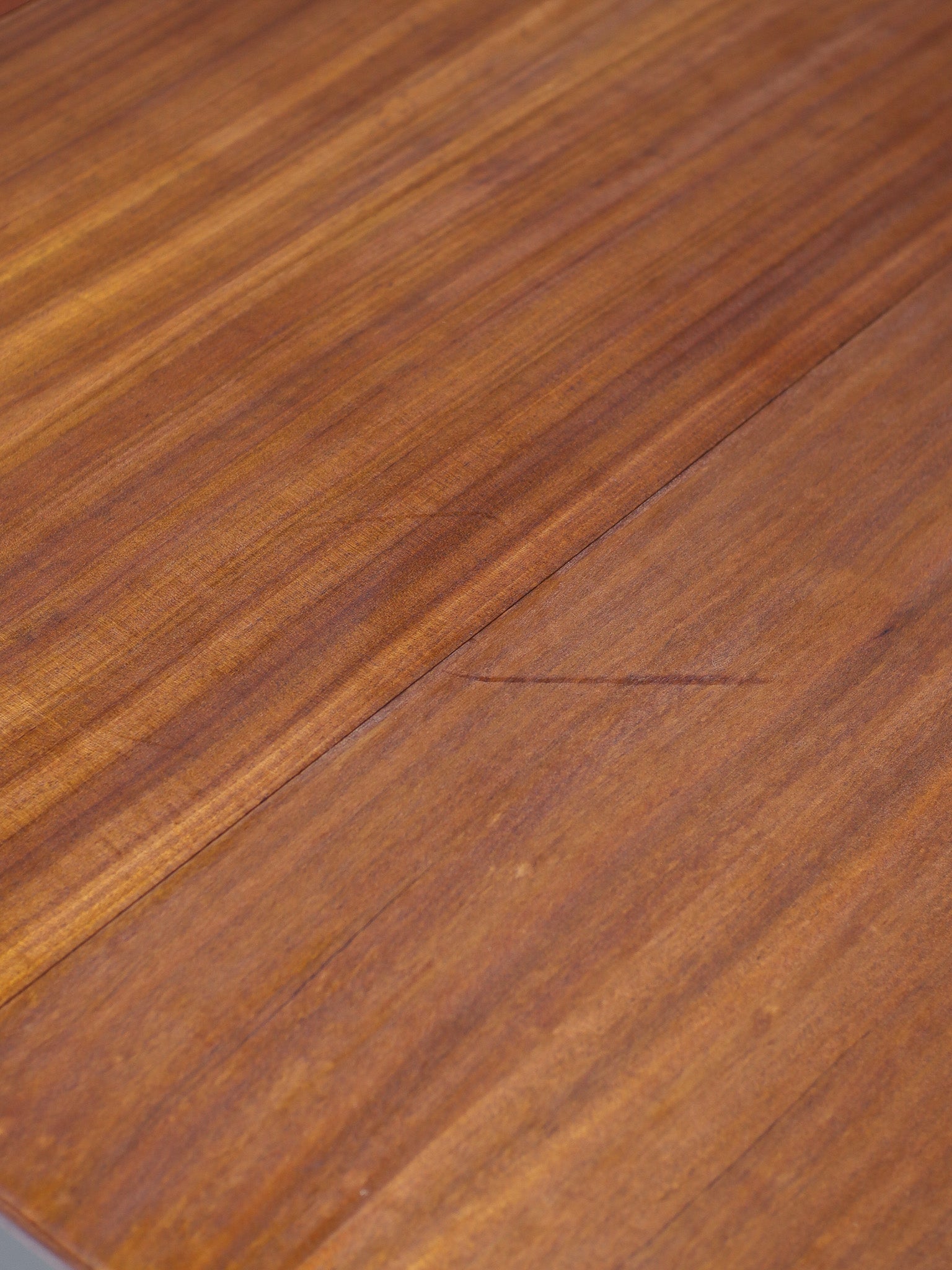 Extendable_round_dining_table_teak_vintage_Danish_1960s