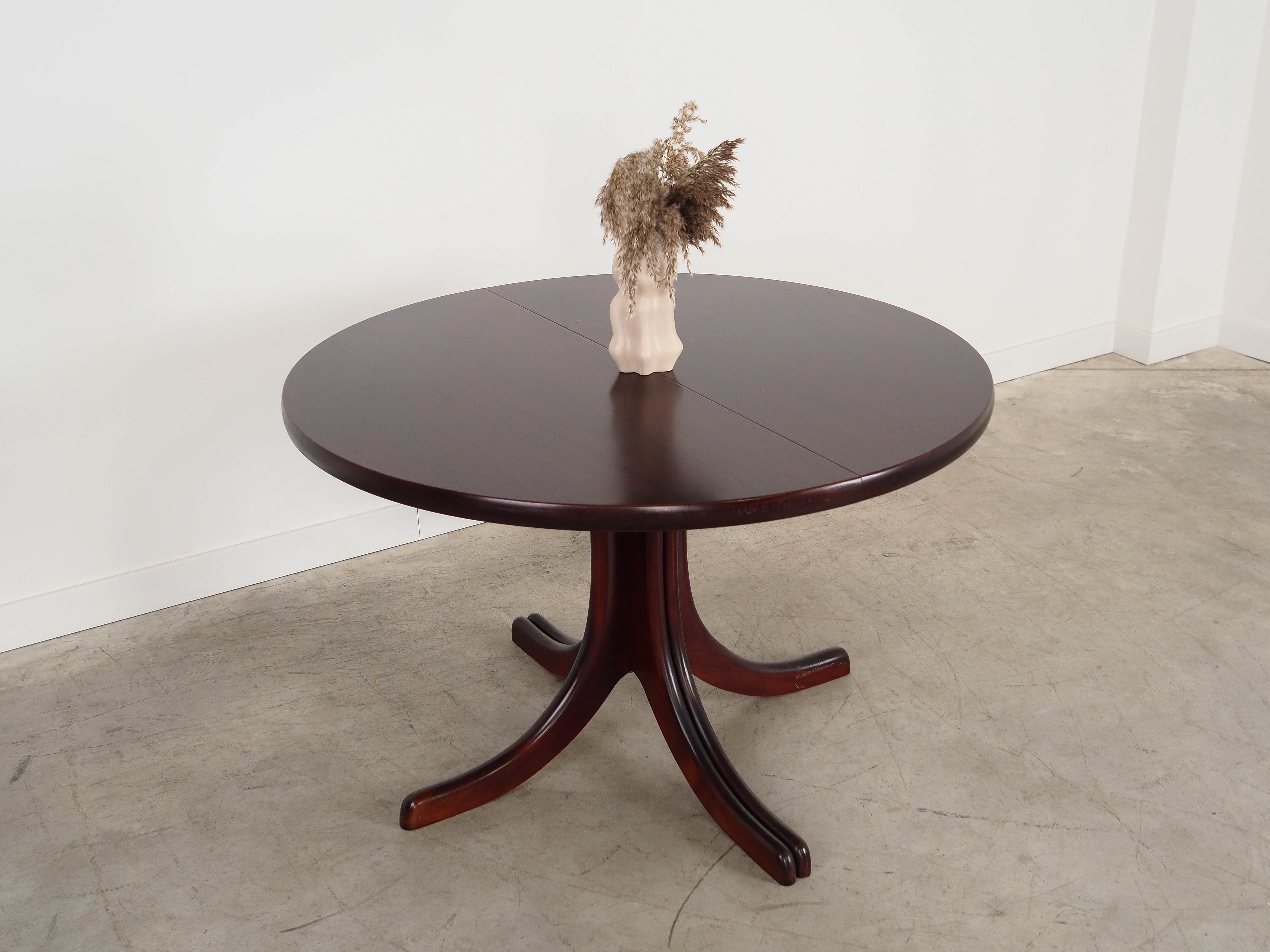 1970s_Danish_Extendable_Mahogany_Dining_Table,_Denmark