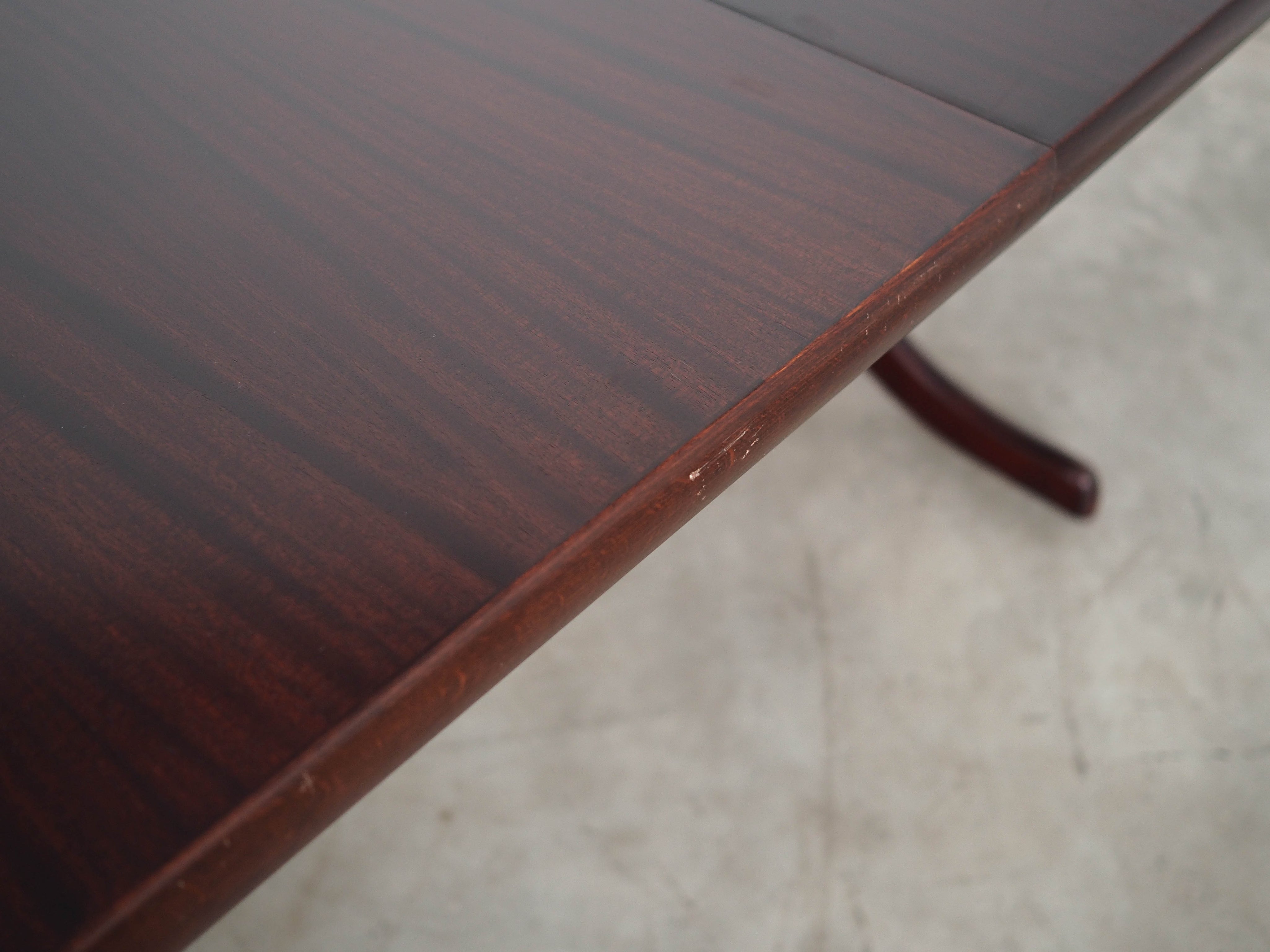 1970s_Danish_Extendable_Mahogany_Dining_Table,_Denmark
