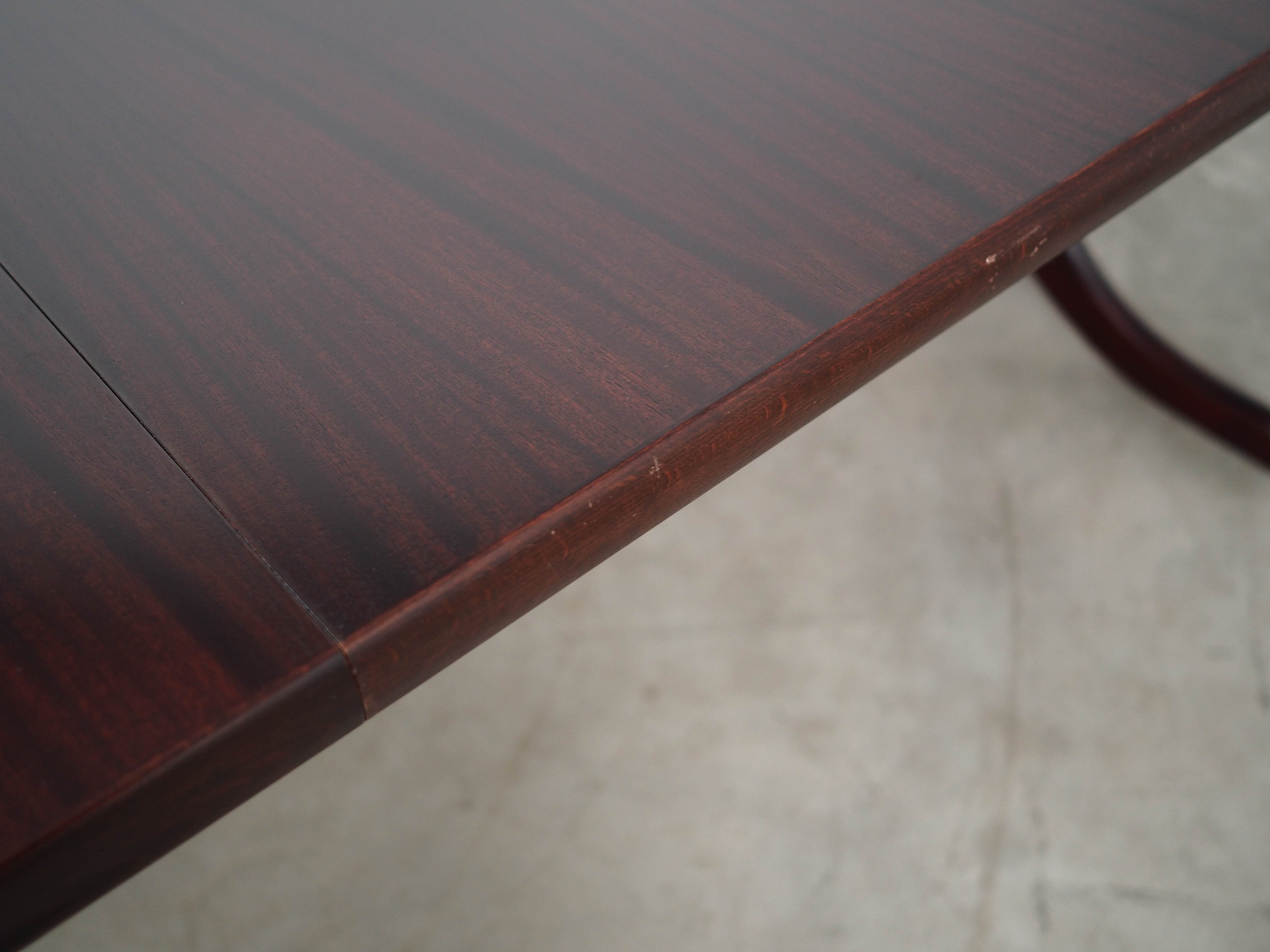 1970s_Danish_Extendable_Mahogany_Dining_Table,_Denmark
