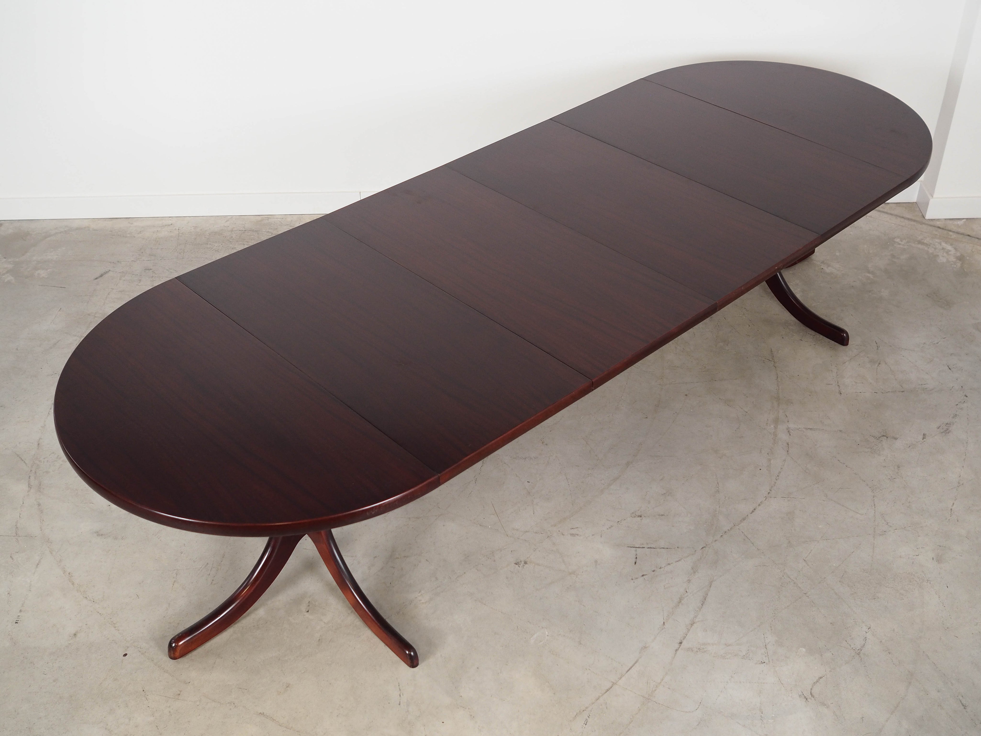 1970s_Danish_Extendable_Mahogany_Dining_Table,_Denmark