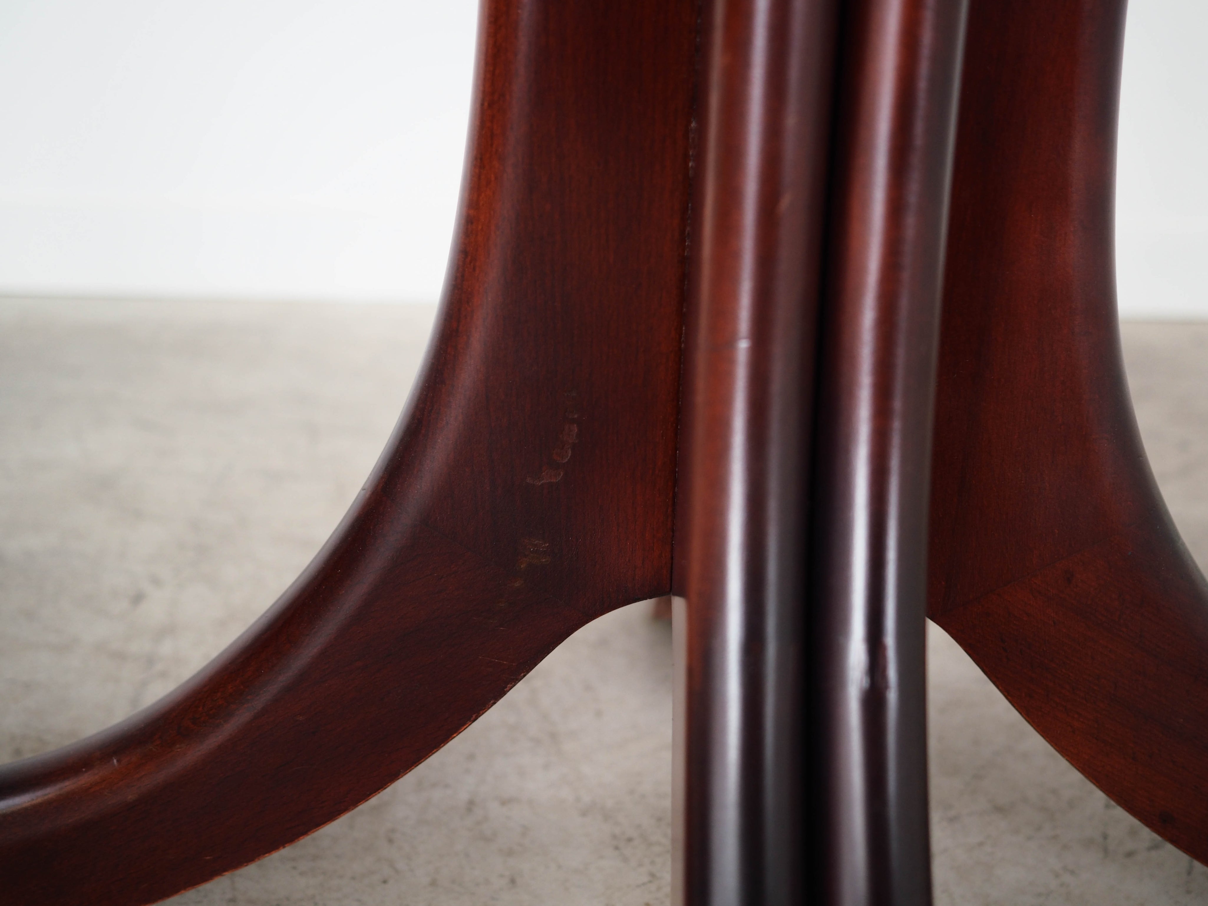 1970s_Danish_Extendable_Mahogany_Dining_Table,_Denmark