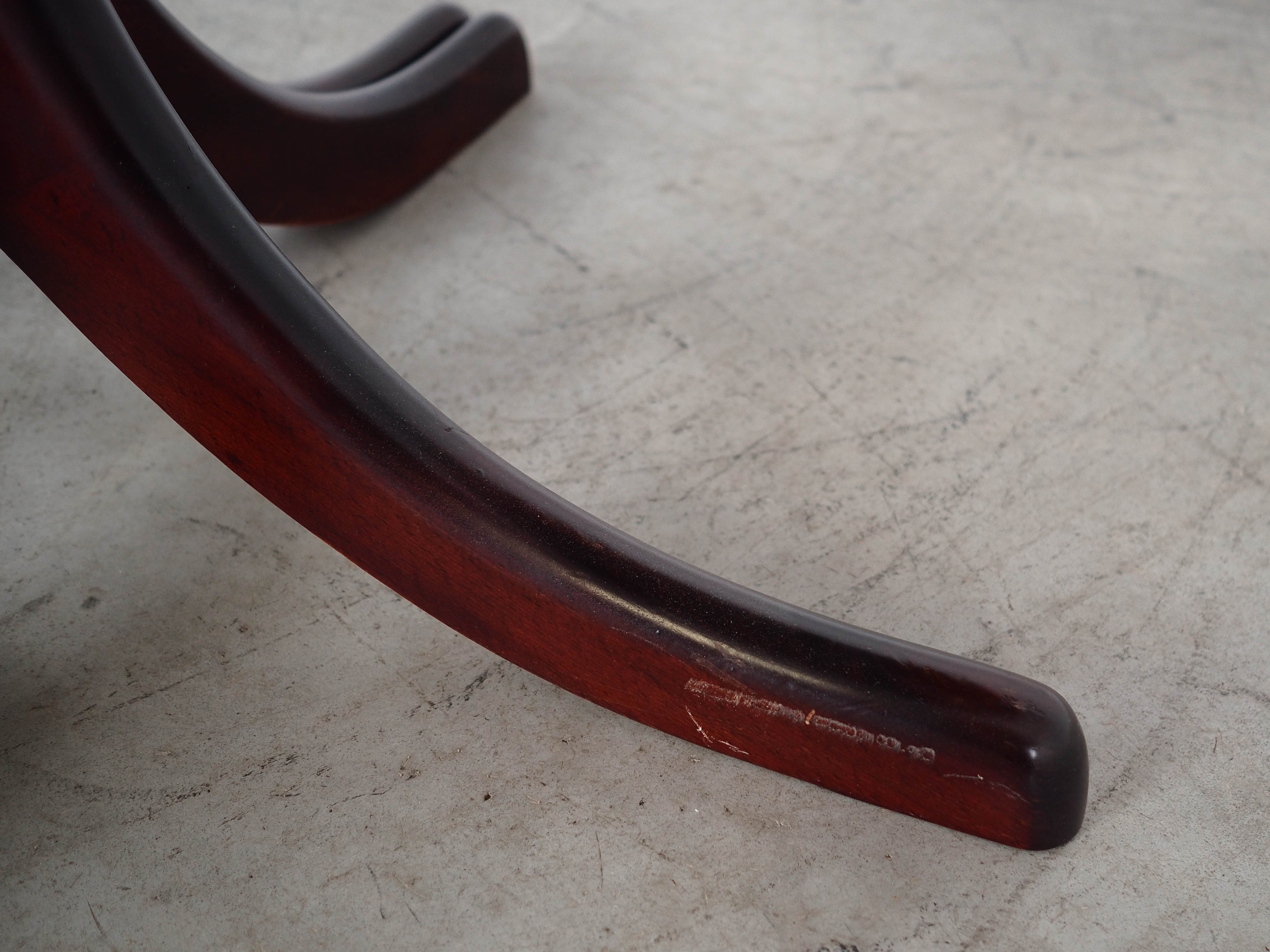 1970s_Danish_Extendable_Mahogany_Dining_Table,_Denmark