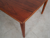 Extendable_Walnut_Table,_Danish_Design,_Veneer,_1970s,_Denmark