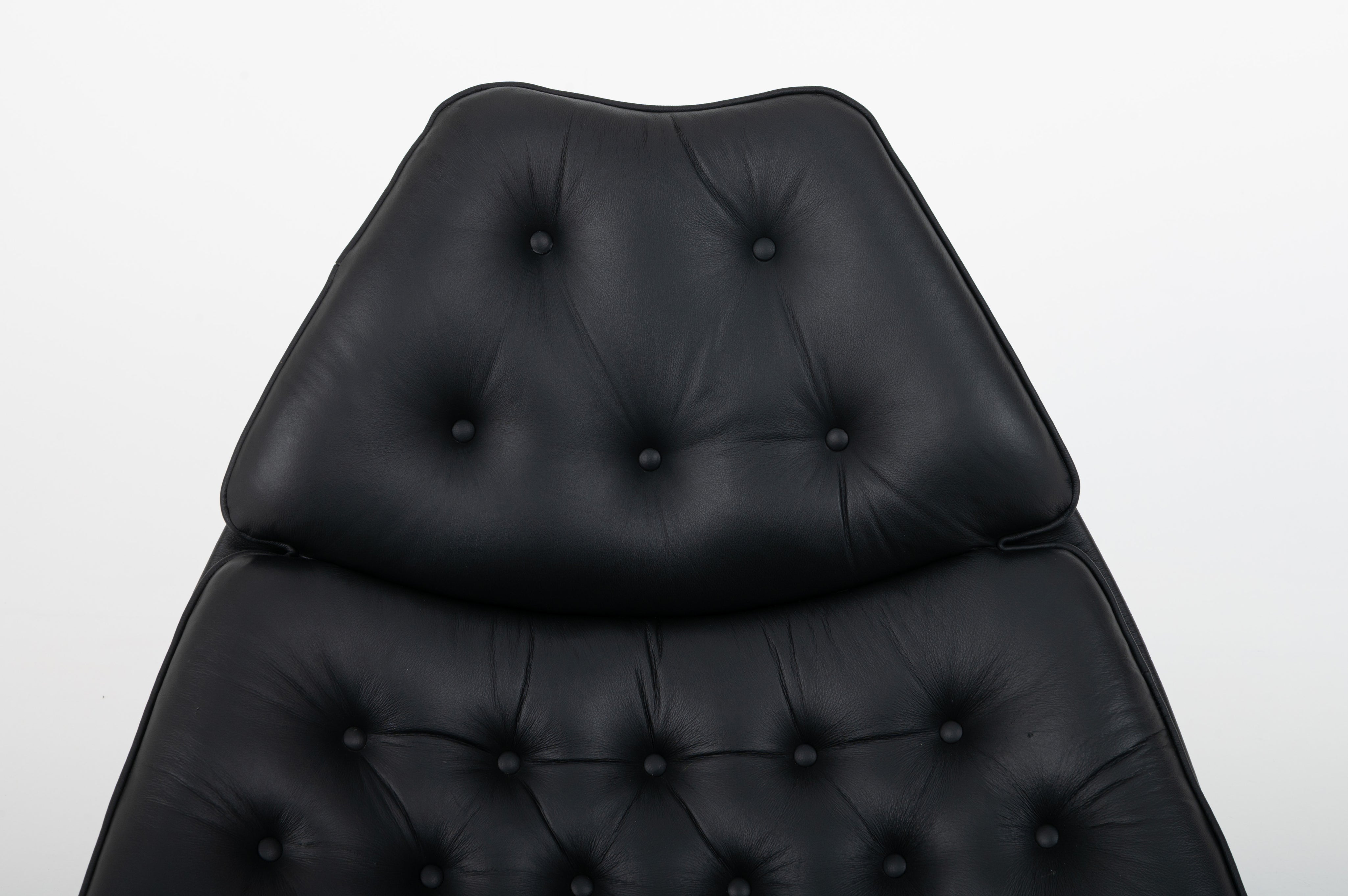 F588_Swivel_Lounge_Chair_by_Geoffrey_Harcourt_for_Artifort,_1967,_Netherlands