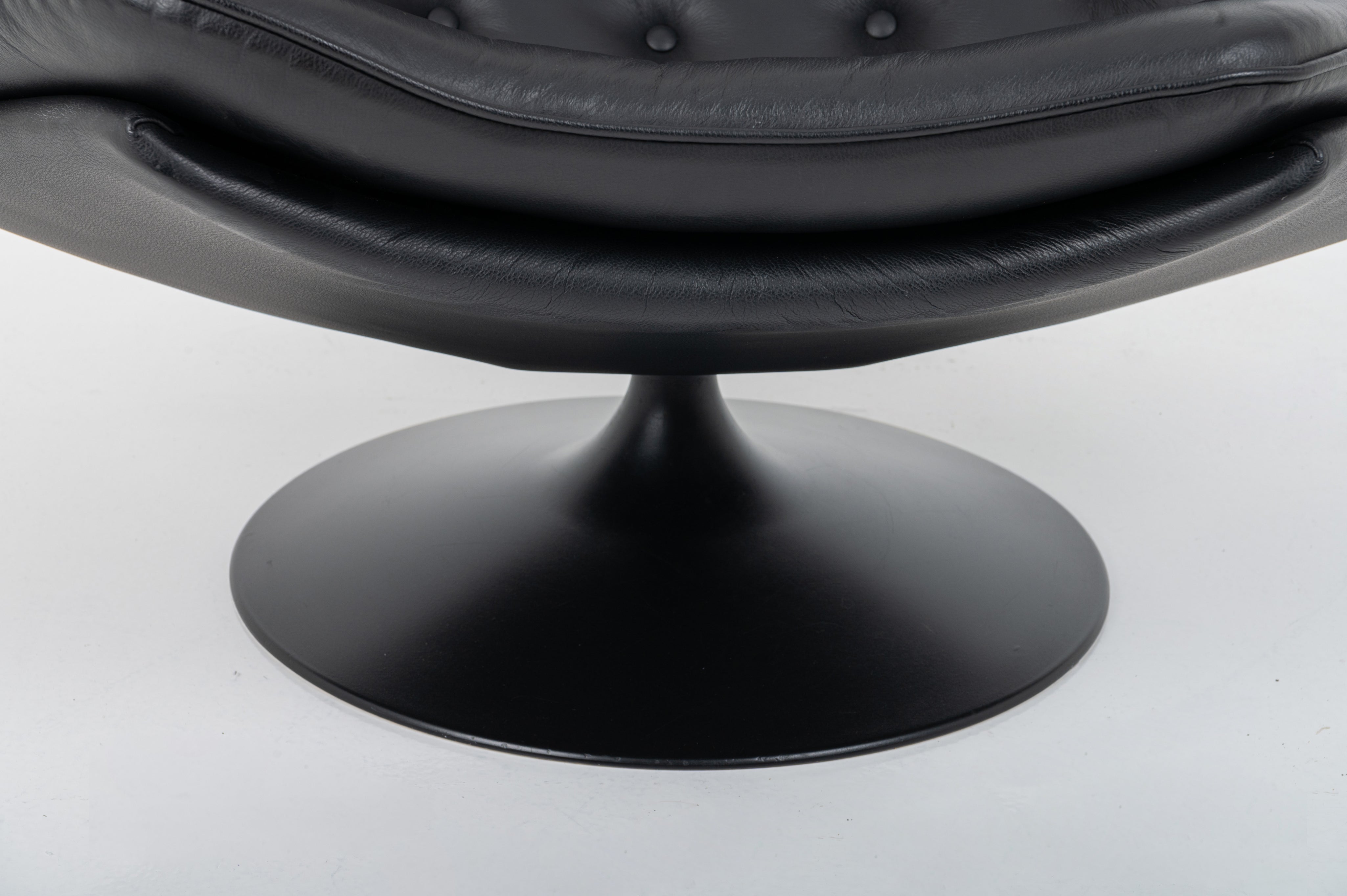 F588_Swivel_Lounge_Chair_by_Geoffrey_Harcourt_for_Artifort,_1967,_Netherlands