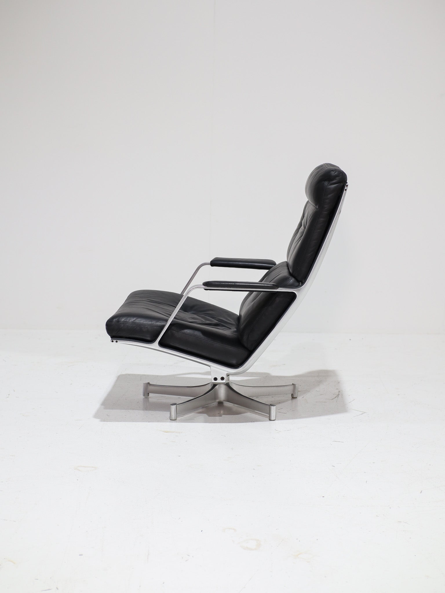FK85_Swivel_Armchair_by_Preben_Fabricius_&_Jørgen_Kastholm_for_Kill_International,_1960s