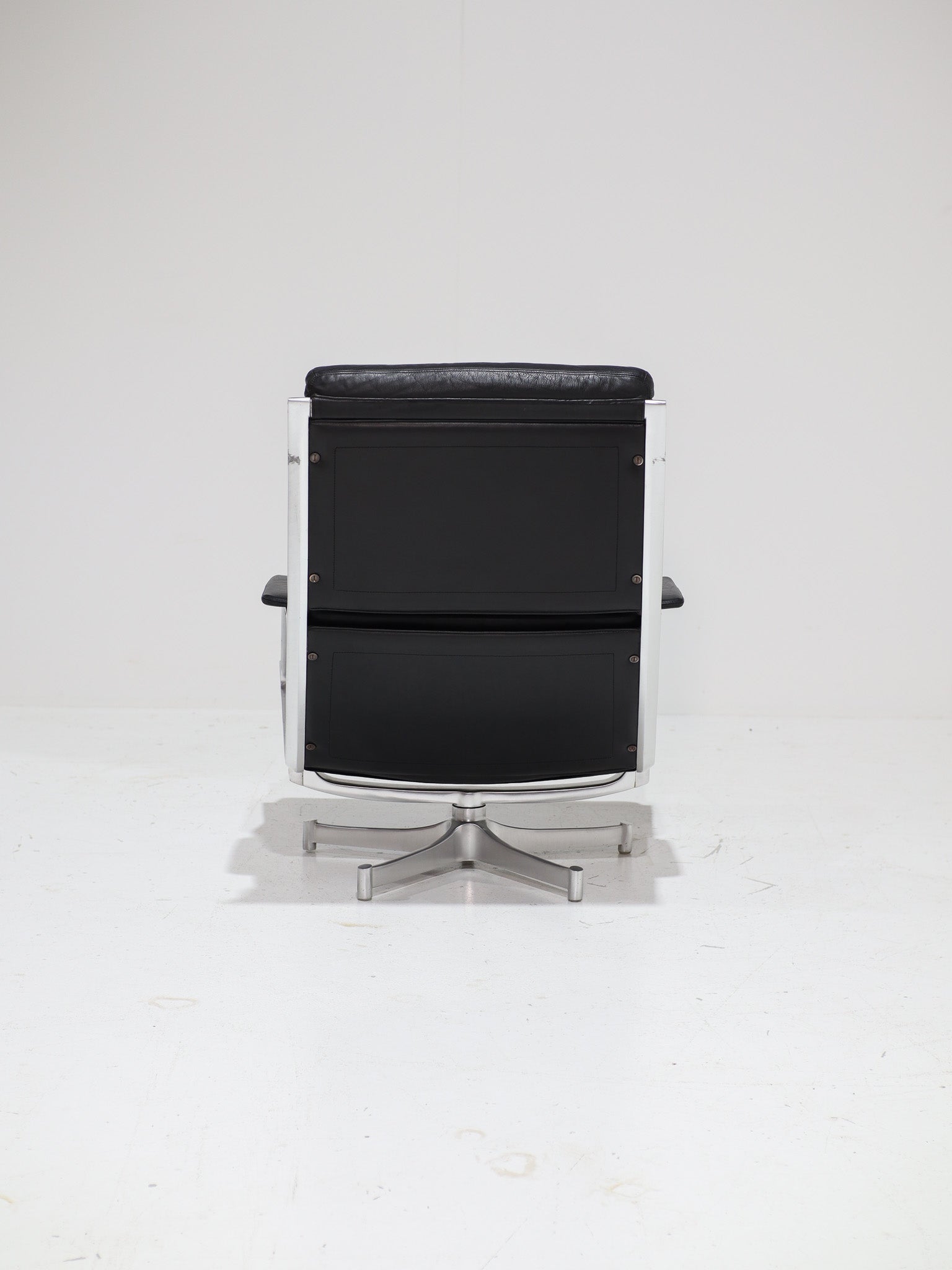FK85_Swivel_Armchair_by_Preben_Fabricius_&_Jørgen_Kastholm_for_Kill_International,_1960s