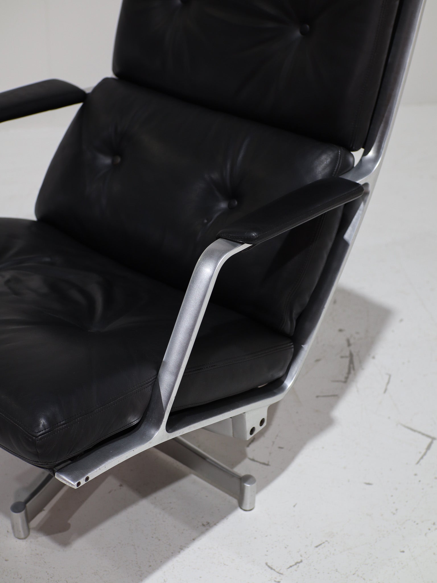 FK85_Swivel_Armchair_by_Preben_Fabricius_&_Jørgen_Kastholm_for_Kill_International,_1960s