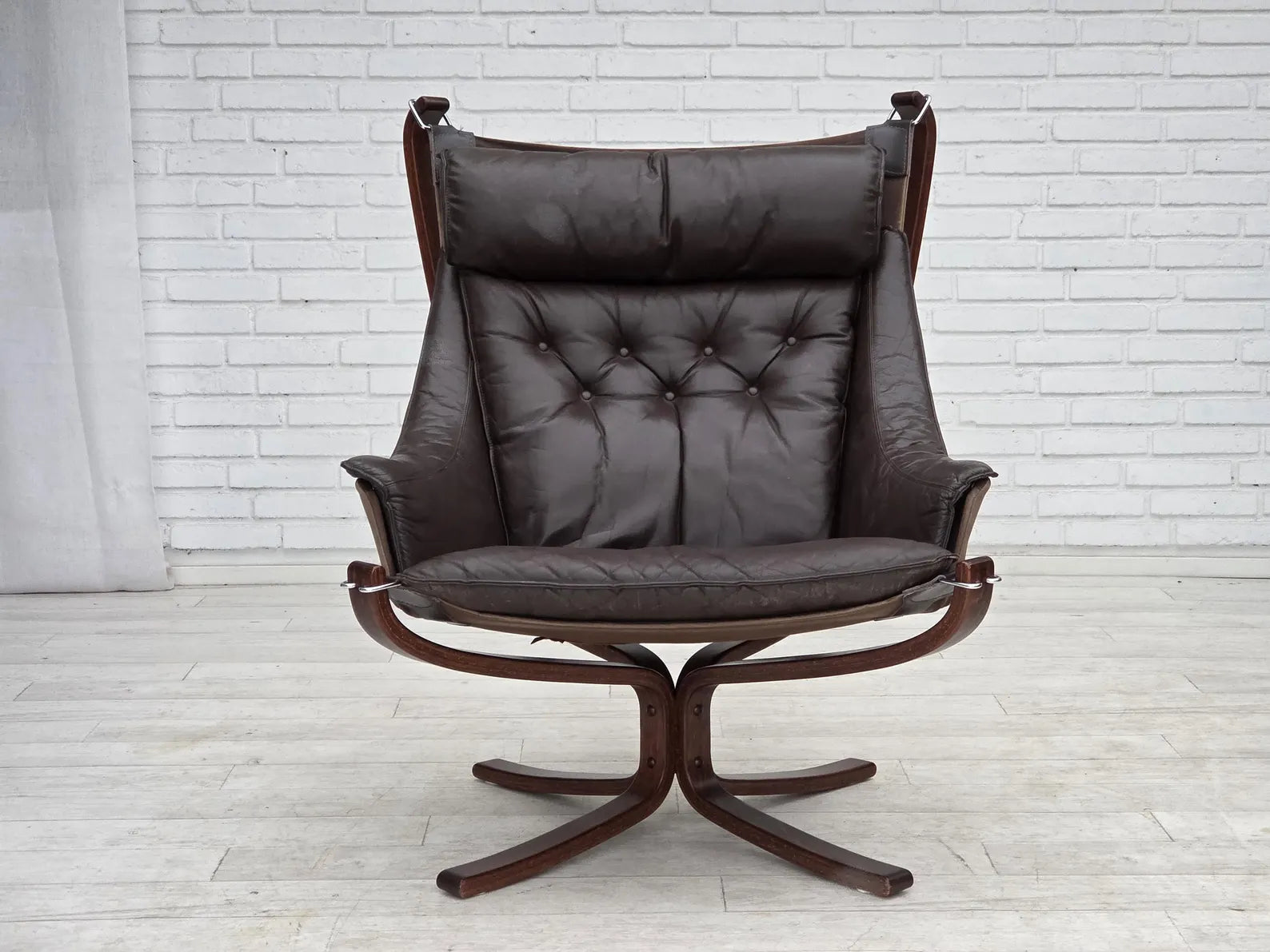 Falcon_Lounge_Chair_by_Sigurd_Ressel,_1970s_Norway