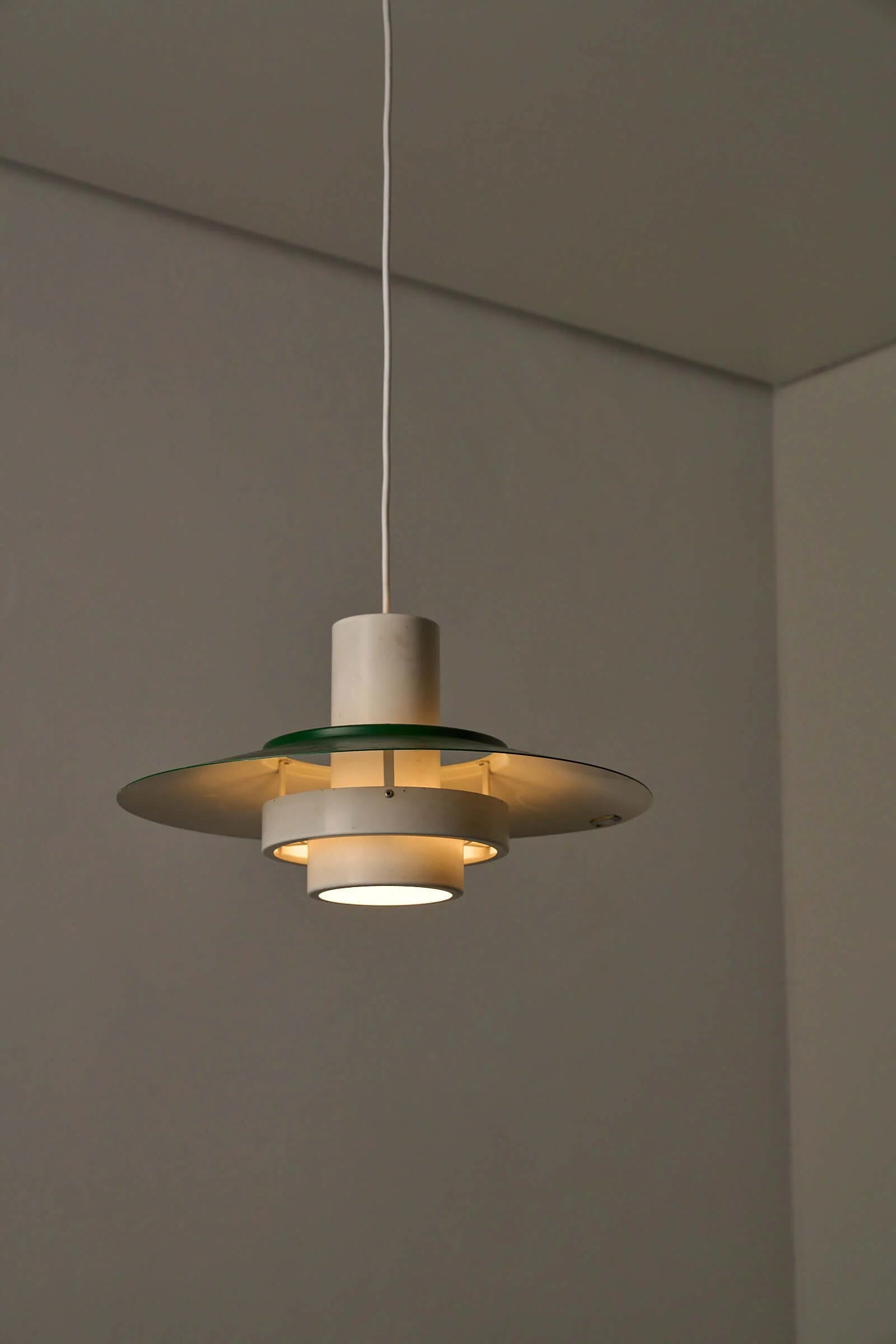Falcon_Pendant_Light,_Andreas_Hansen_for_Fog_&_Mørup,_Metal,_1960s,_Denmark