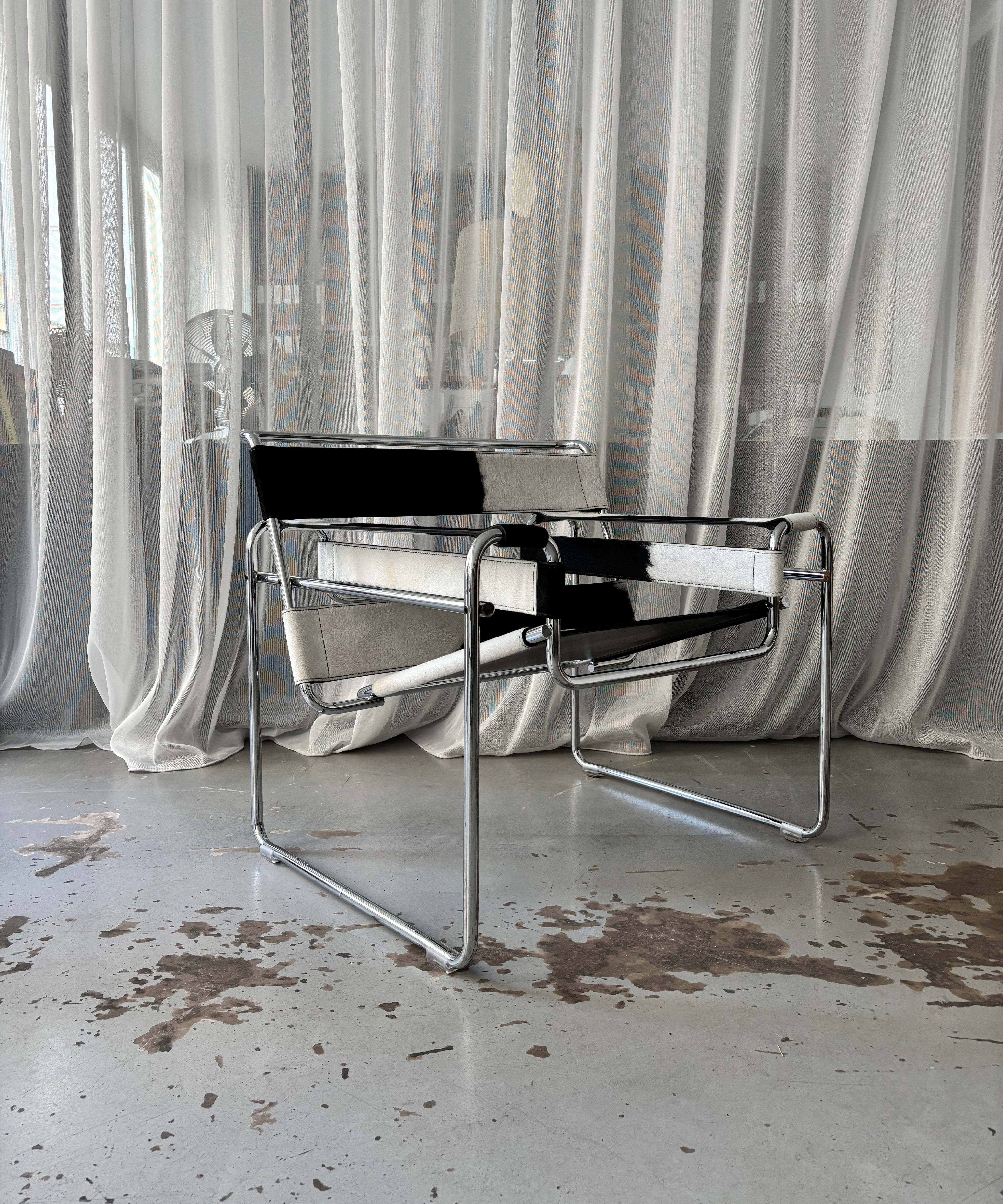 Early_Wassily_Chair_by_Marcel_Breuer_for_Gavina,_Pony_Leather,_Italy,_1960s