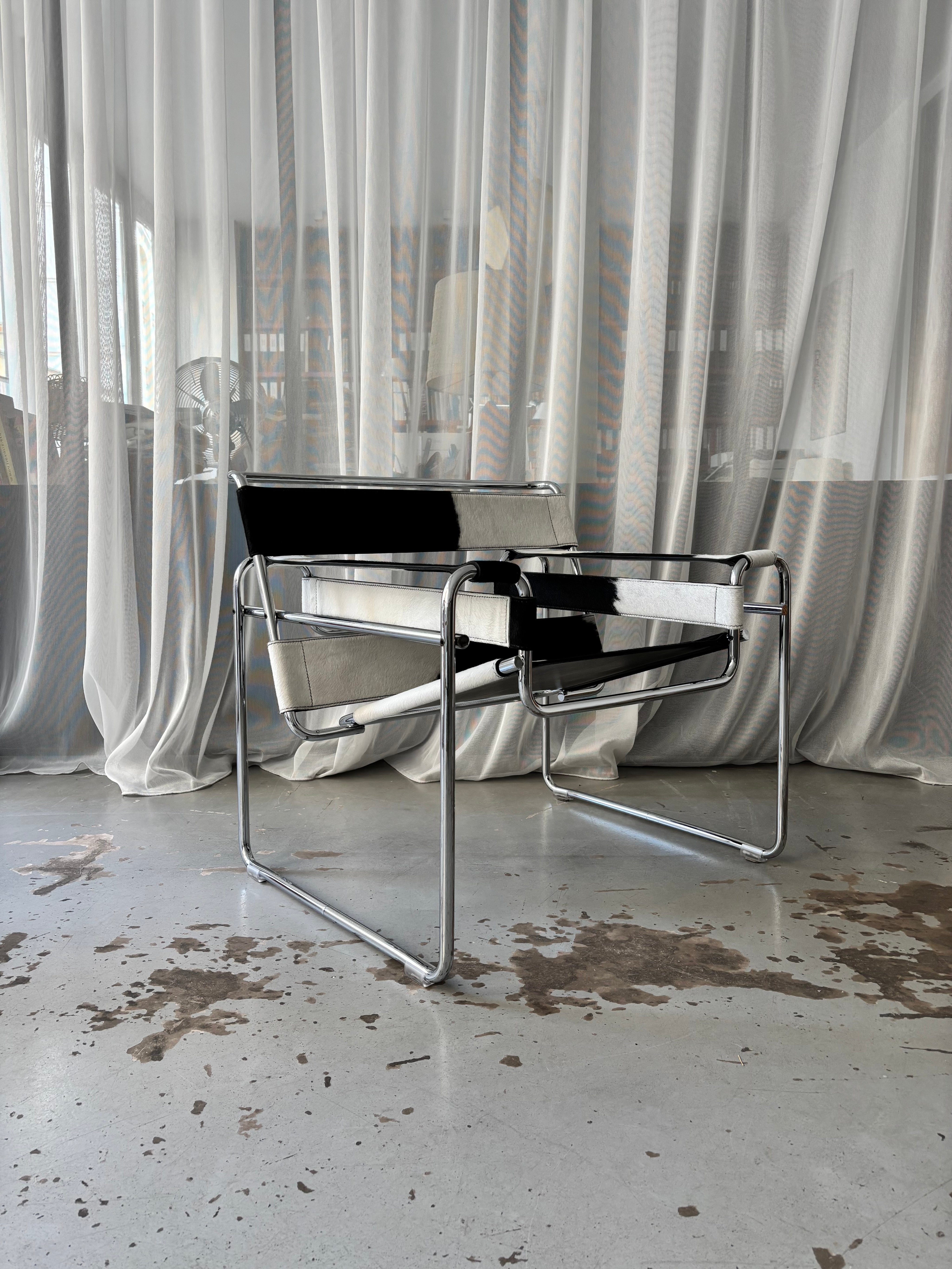 Early_Wassily_Chair_by_Marcel_Breuer_for_Gavina,_Pony_Leather,_Italy,_1960s