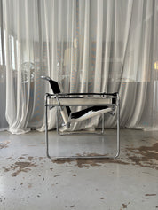 Early_Wassily_Chair_by_Marcel_Breuer_for_Gavina,_Pony_Leather,_Italy,_1960s