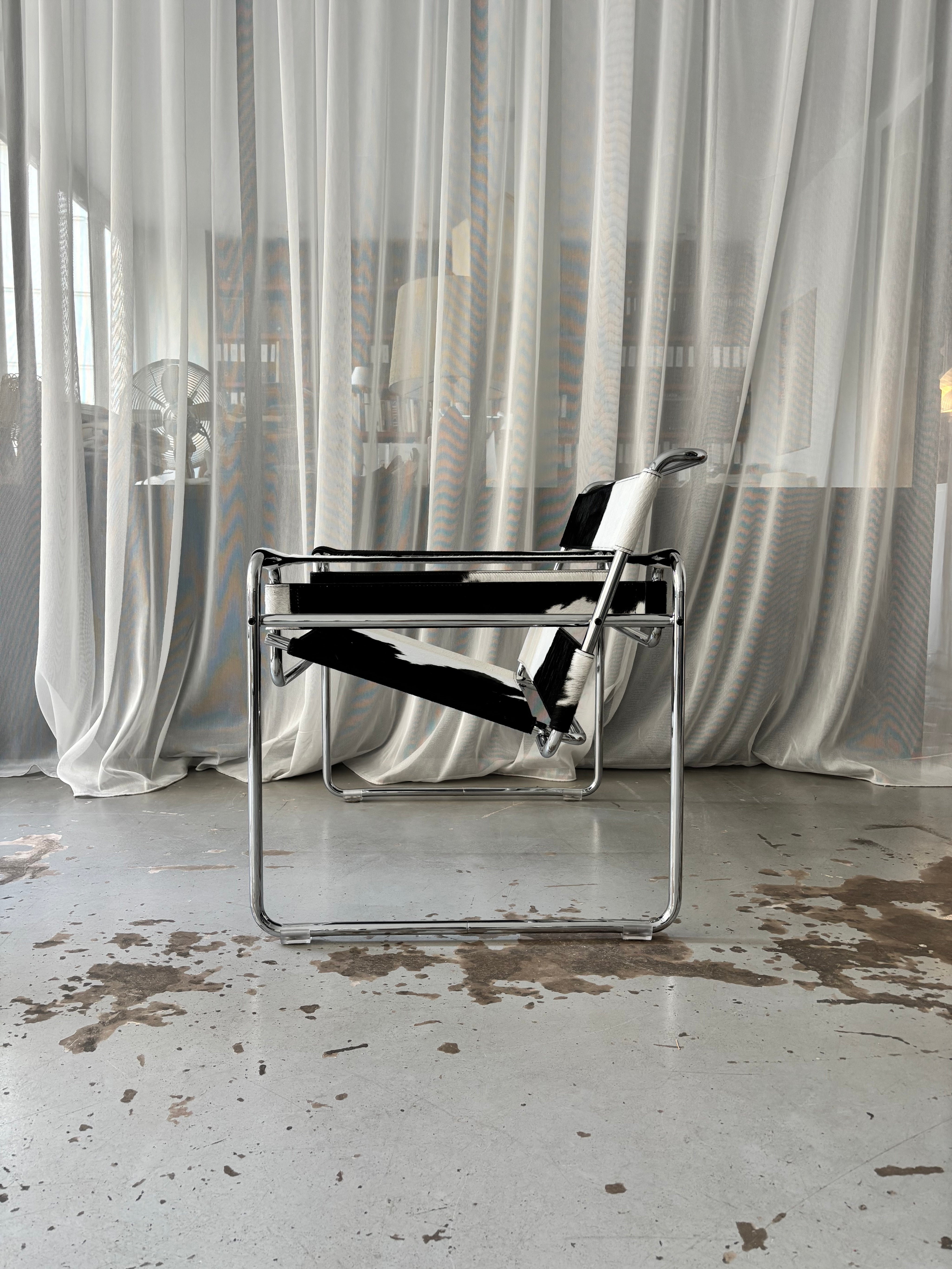Early_Wassily_Chair_by_Marcel_Breuer_for_Gavina,_Pony_Leather,_Italy,_1960s