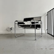 Early_Wassily_Chair_by_Marcel_Breuer_for_Gavina,_Pony_Leather,_Italy,_1960s
