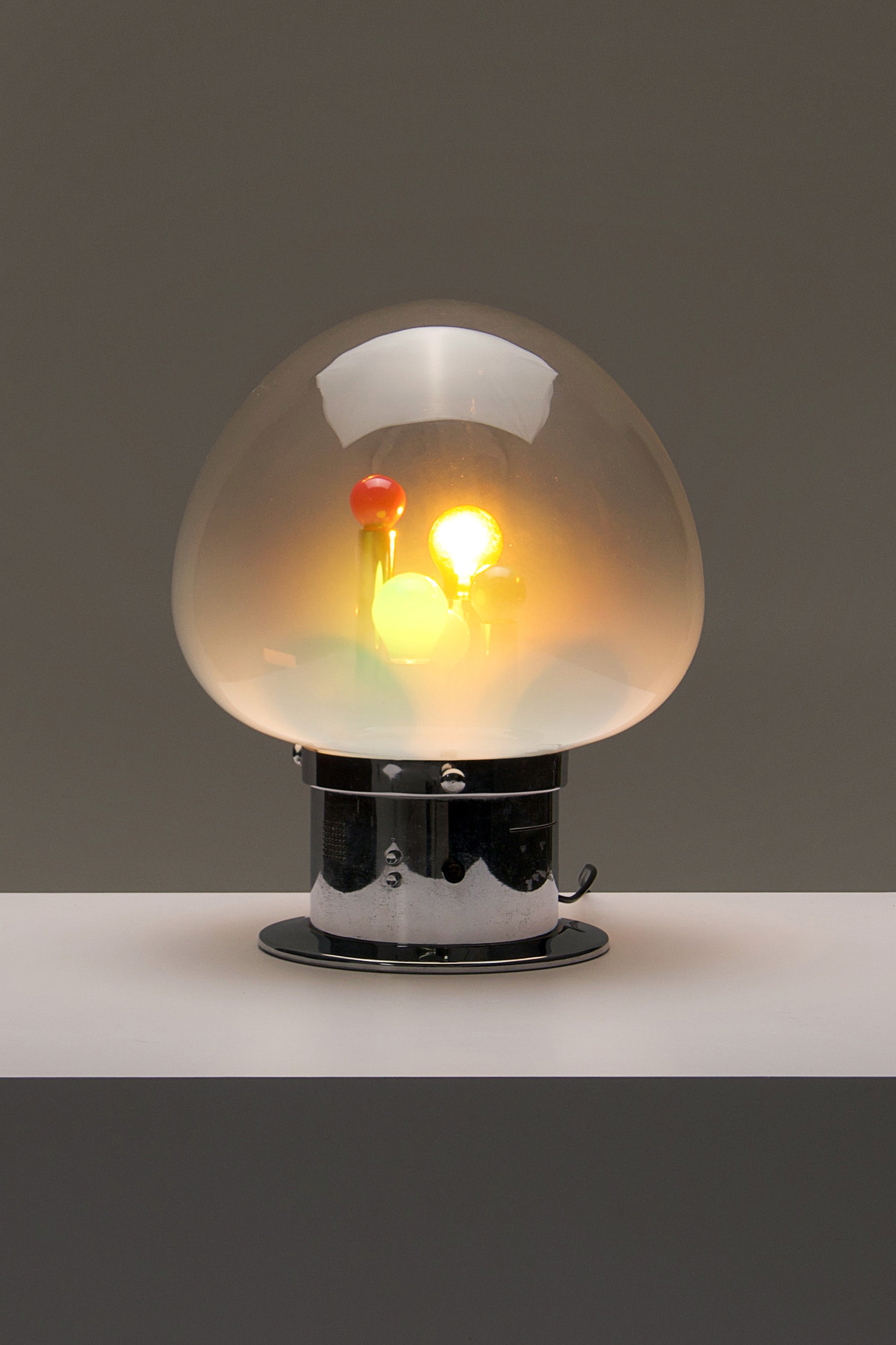 Favolissima_Acoustic_Table_Lamp_by_Oscar_Torlasco