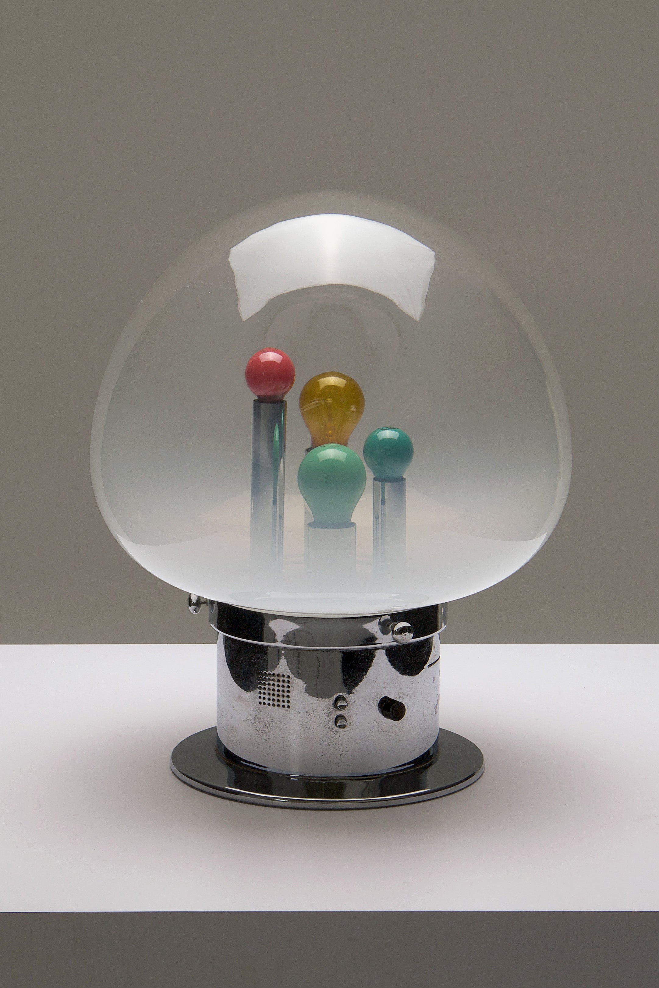 Favolissima_Acoustic_Table_Lamp_by_Oscar_Torlasco