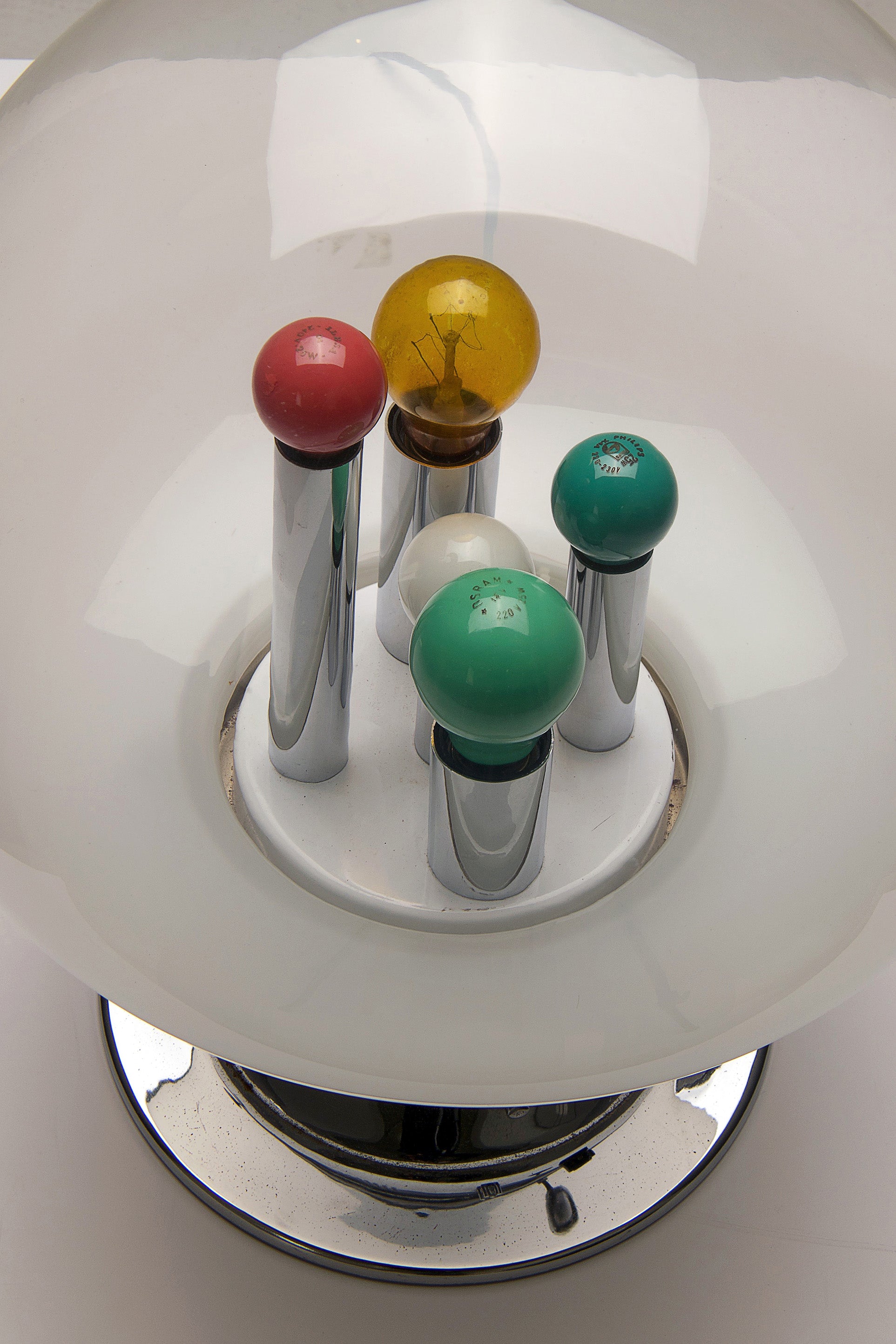 Favolissima_Acoustic_Table_Lamp_by_Oscar_Torlasco