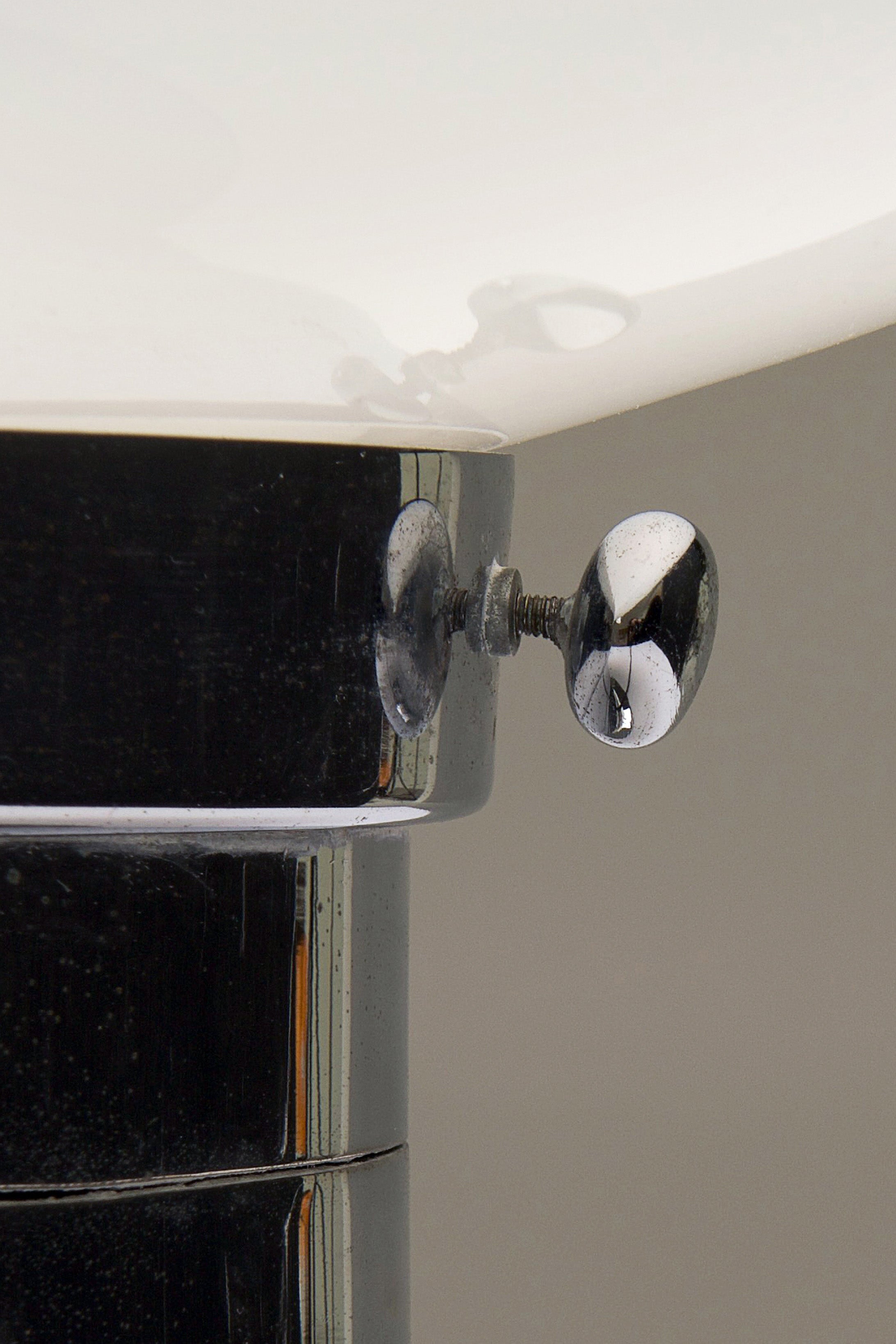 Favolissima_Acoustic_Table_Lamp_by_Oscar_Torlasco