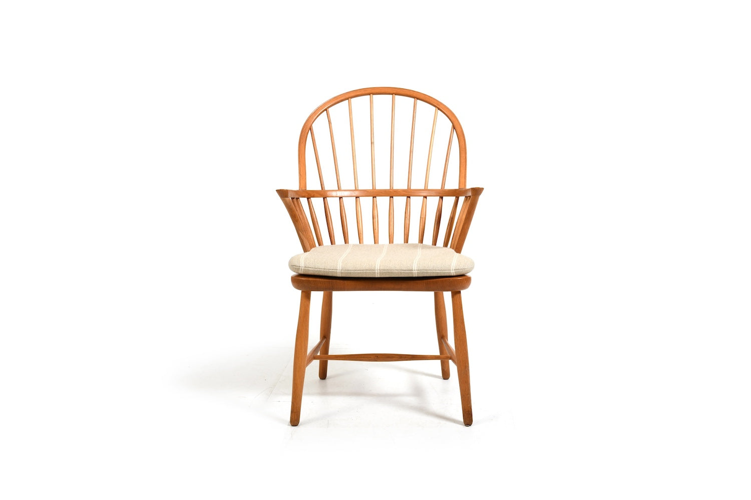 FH38_Windsor_Chair_by_Frits_Henningsen_in_Oak_1960s
