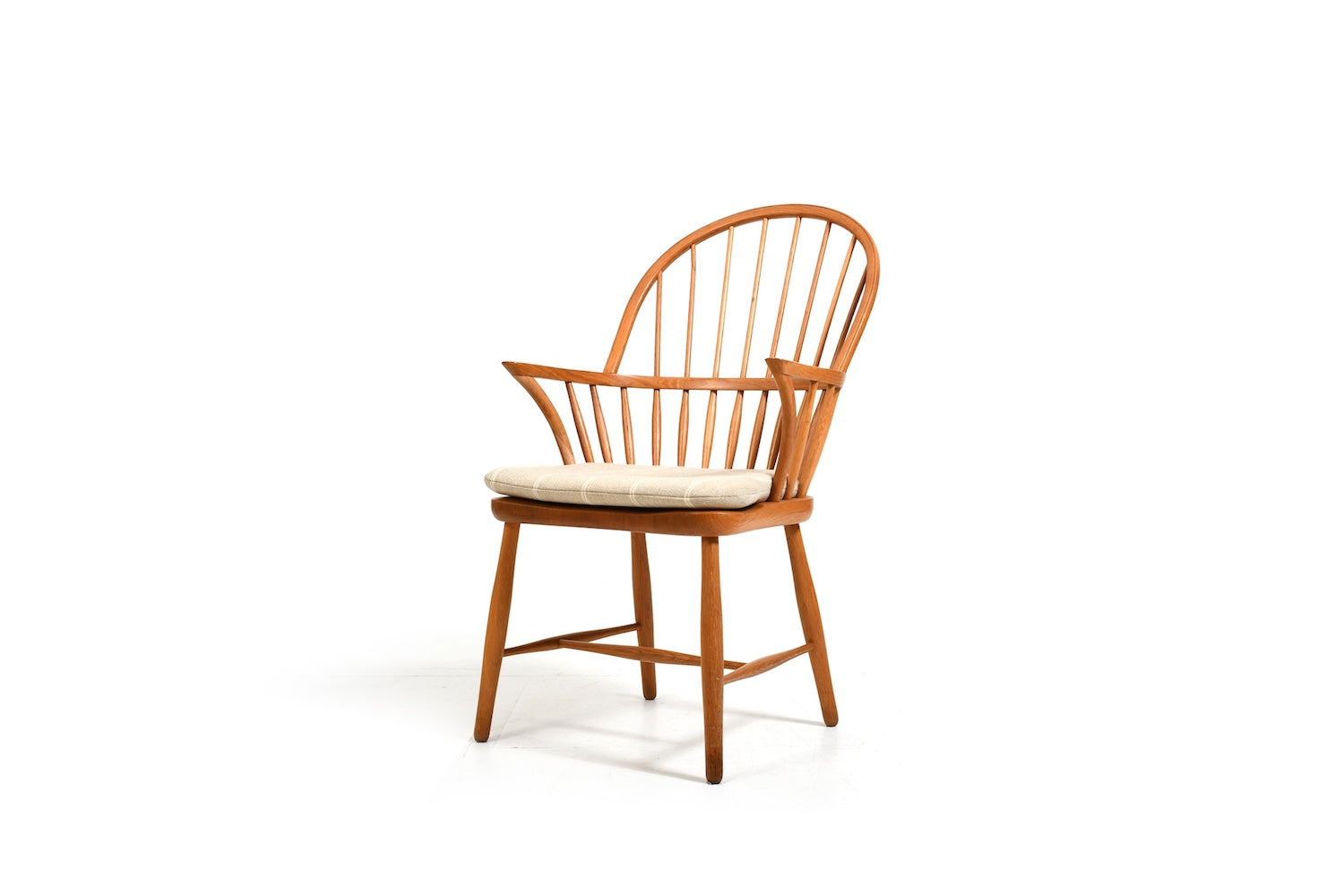 FH38_Windsor_Chair_by_Frits_Henningsen_in_Oak_1960s