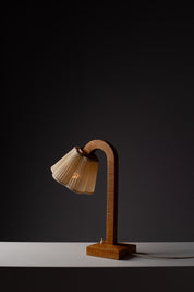 Finnish_Scandinavian_Modern_Table_Lamp_in_Sculptural_Wood_with_Pleated_Shade,_1940s