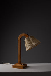 Finnish_Scandinavian_Modern_Table_Lamp_in_Sculptural_Wood_with_Pleated_Shade,_1940s