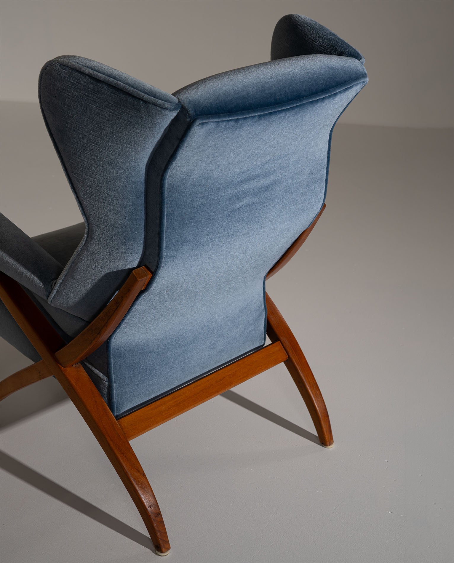 Fiorenza_Lounge_Chair_by_Franco_Albini,_Italian_Mid_Century_Modern_Design_Icon,_1952
