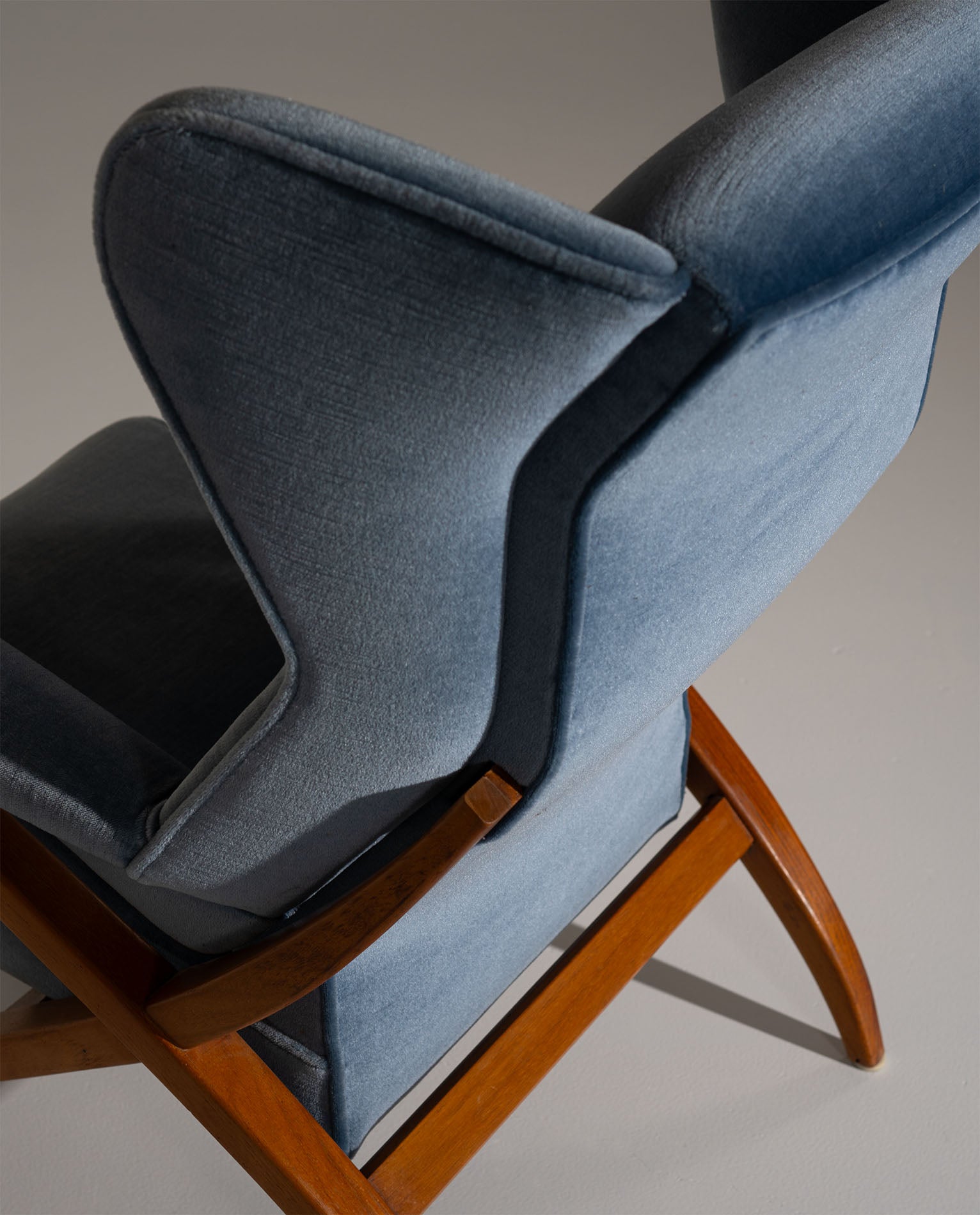 Fiorenza_Lounge_Chair_by_Franco_Albini,_Italian_Mid_Century_Modern_Design_Icon,_1952