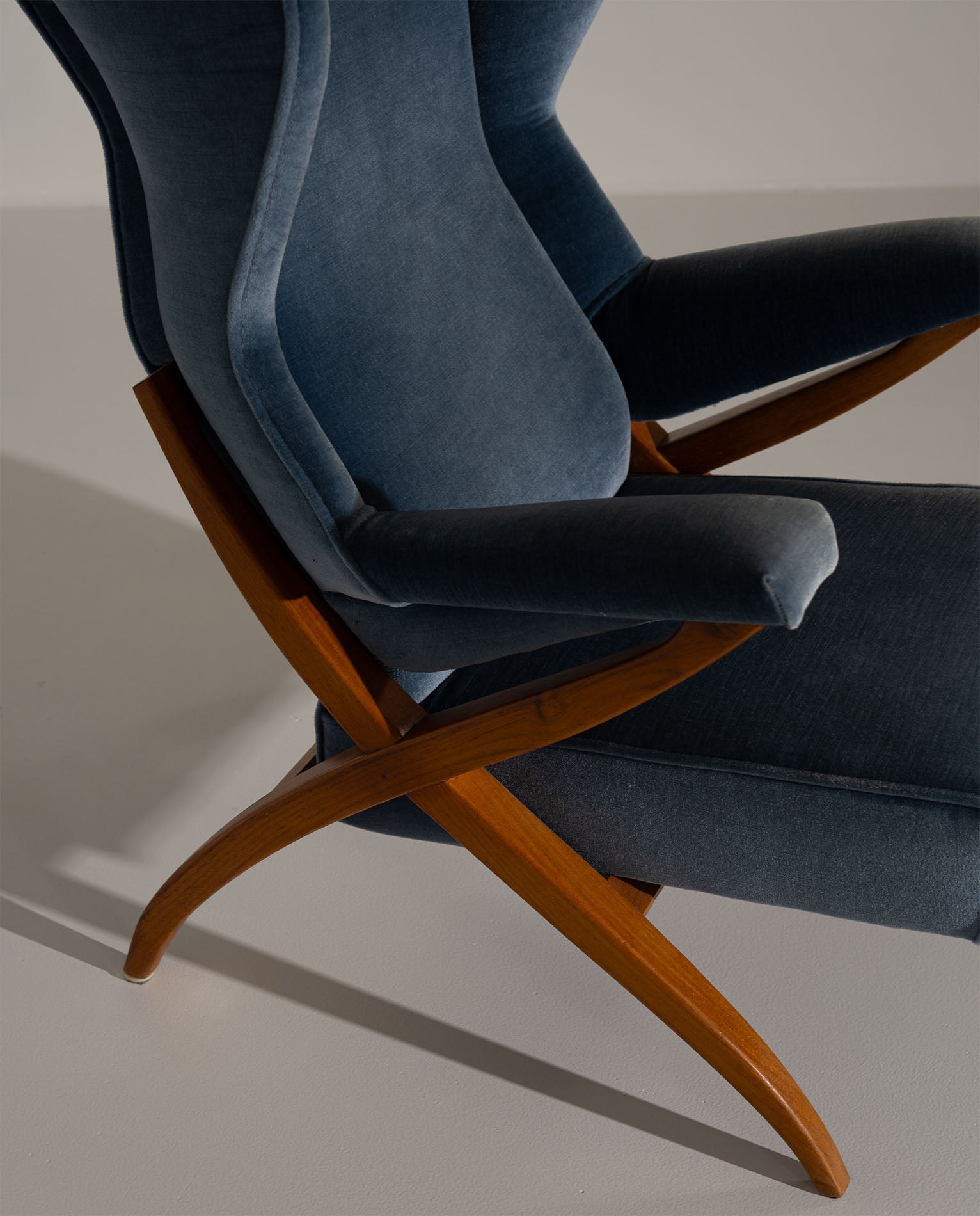 Fiorenza_Lounge_Chair_by_Franco_Albini,_Italian_Mid_Century_Modern_Design_Icon,_1952