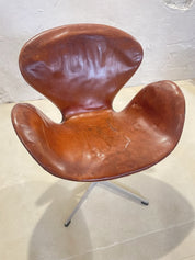 First_Edition_Arne_Jacobsen_Swan_Chair,_Original_Patinated_Leather,_1950s
