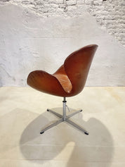 First_Edition_Arne_Jacobsen_Swan_Chair,_Original_Patinated_Leather,_1950s