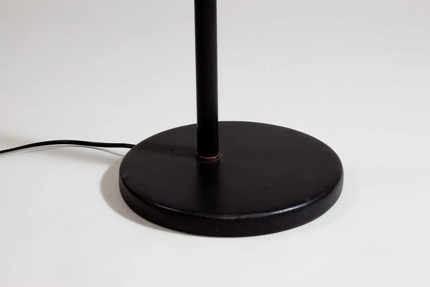 Floor_Lamp_A808_by_Alvar_Aalto_1950s_Finland