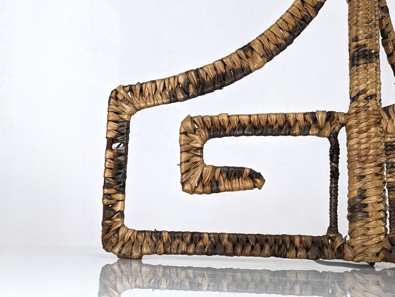 Floor_lamp_by_Mario_López_Torres_1970s