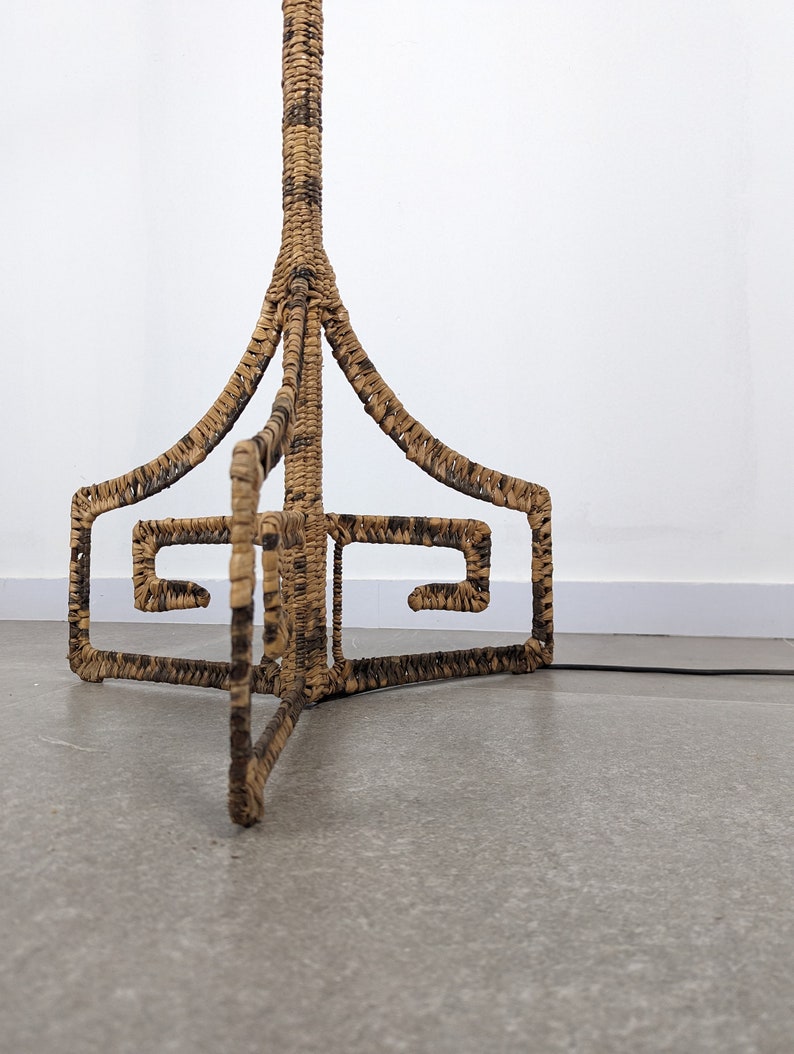 Floor_lamp_by_Mario_López_Torres_1970s