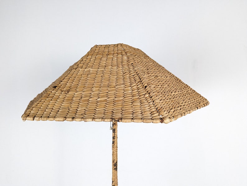 Floor_lamp_by_Mario_López_Torres_1970s