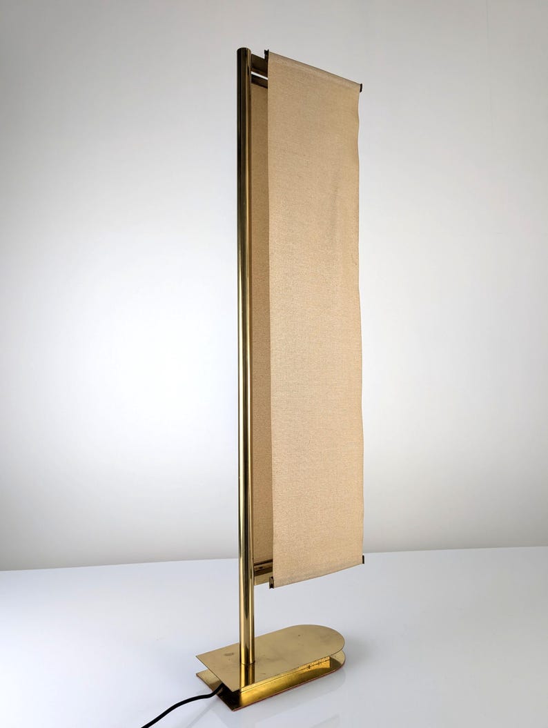 Floor_lamp_by_Pietro_Chiesa_for_Fontana_Arte,_1960s
