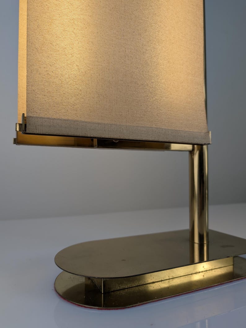 Floor_lamp_by_Pietro_Chiesa_for_Fontana_Arte,_1960s