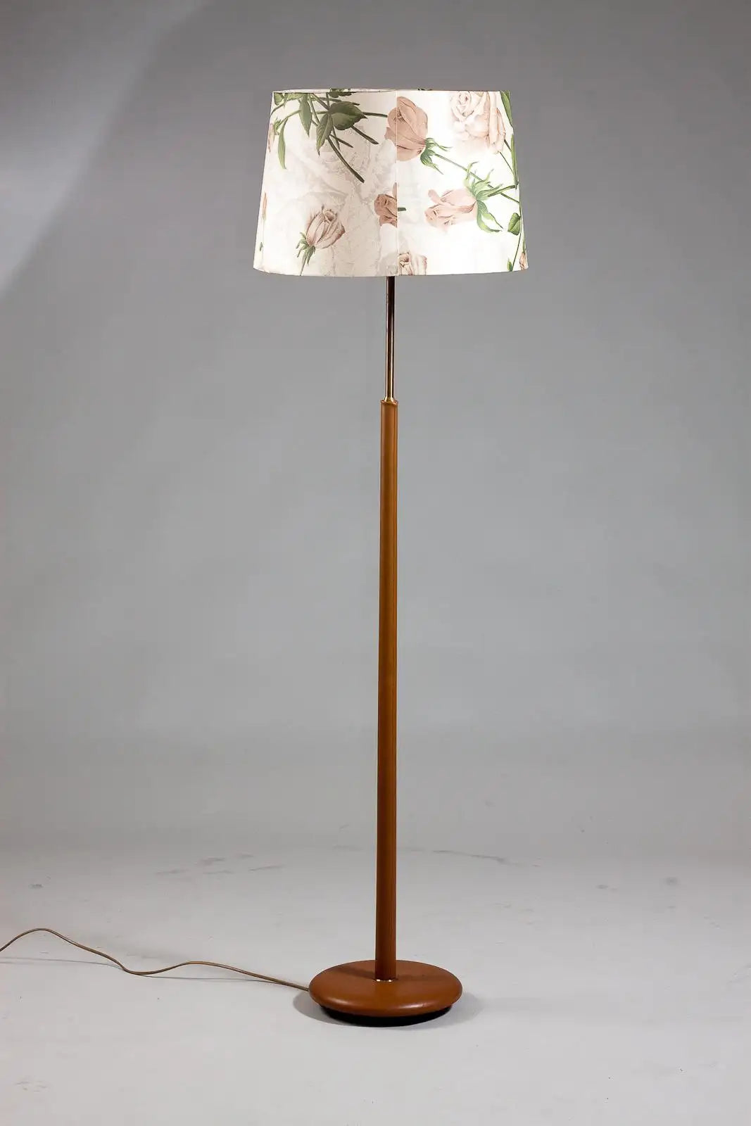 Floor_Lamp_Leather_Wrapped_Brass_Mid-Century_Modern_1950s_Sweden