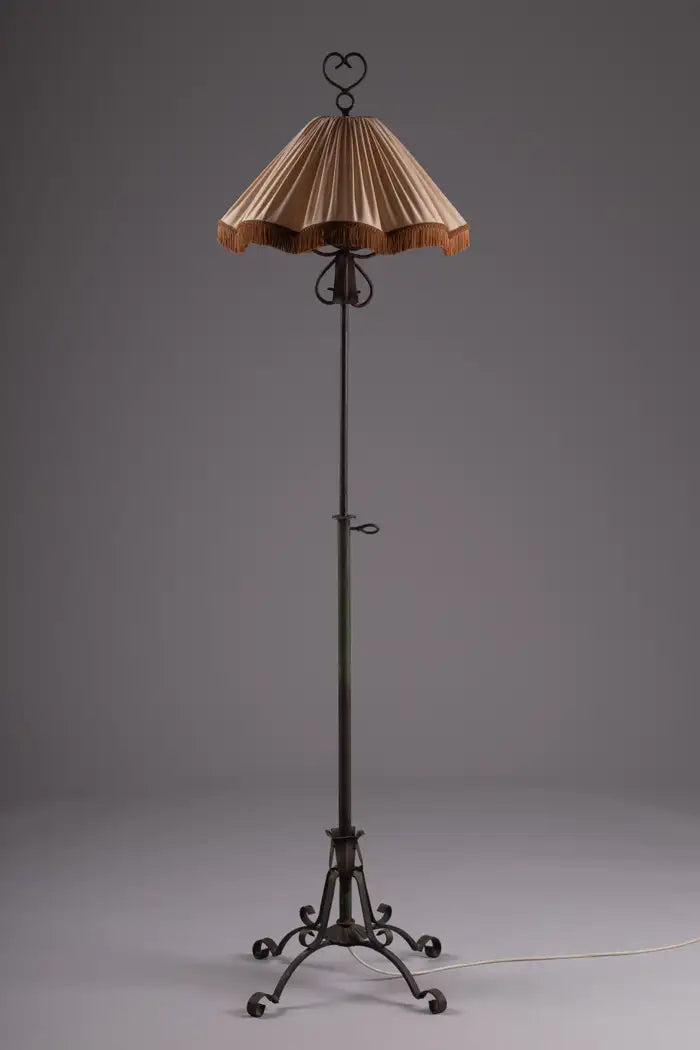 Floor_Lamp_Taidetakomo_Hakkarainen_Wrought_Iron_1930s_Finland